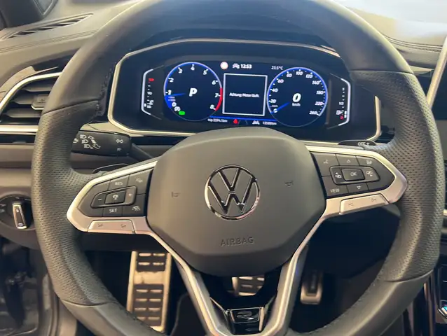 Volkswagen T-Roc view 12