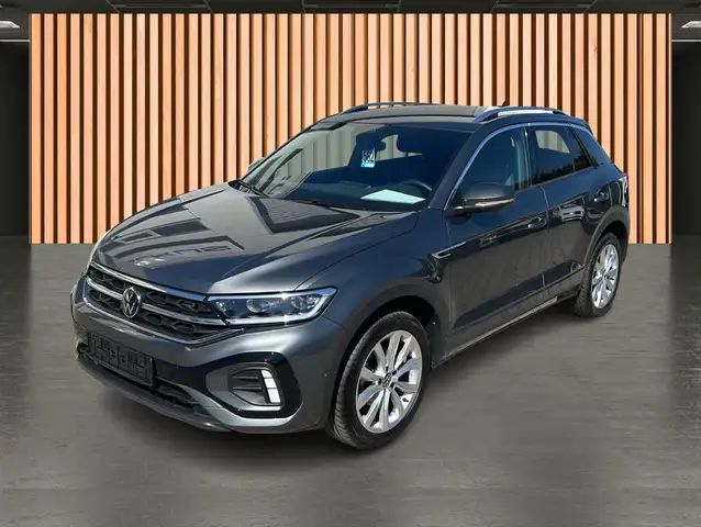 Volkswagen T-Roc view 2