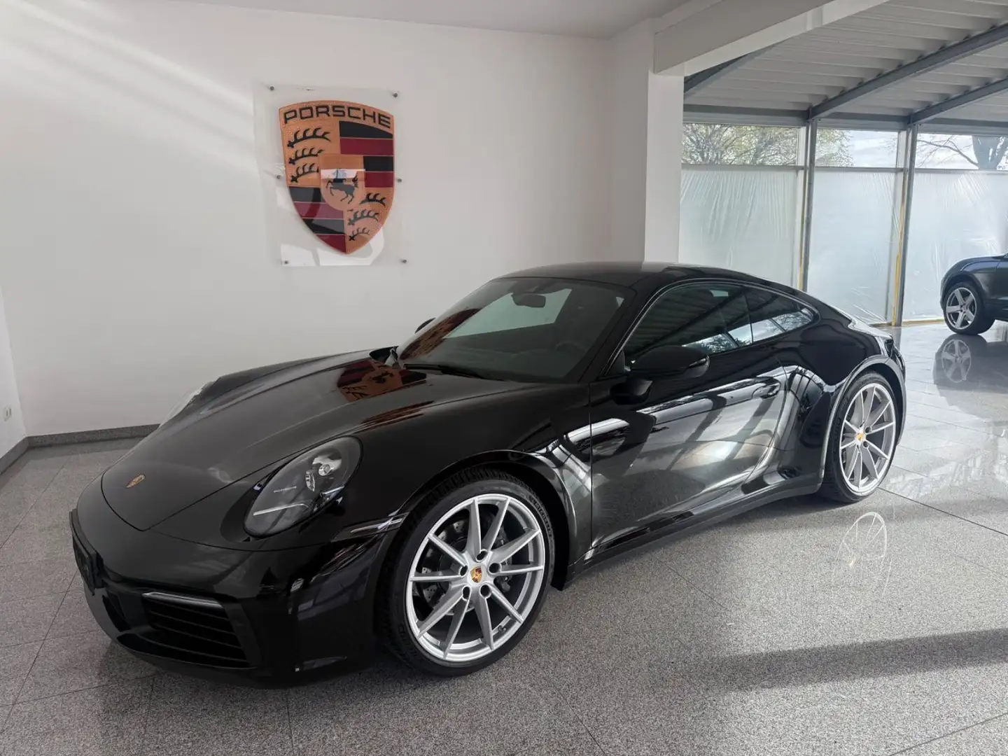 Porsche 992 Coupé- TOP - Vollleder- BOSE Schwarz - 2