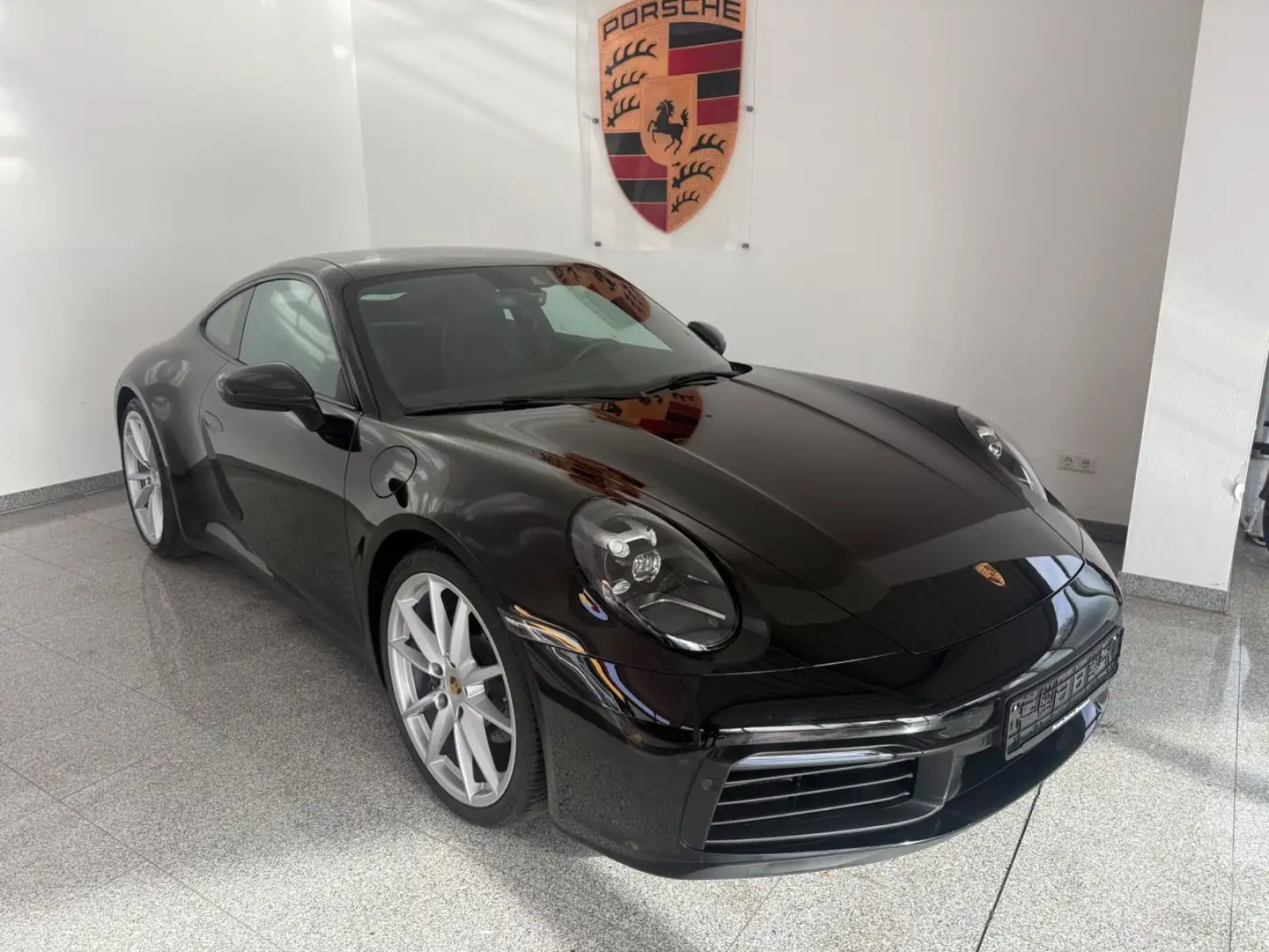 Porsche 992 Coupé- TOP - Vollleder- BOSE Schwarz - 1