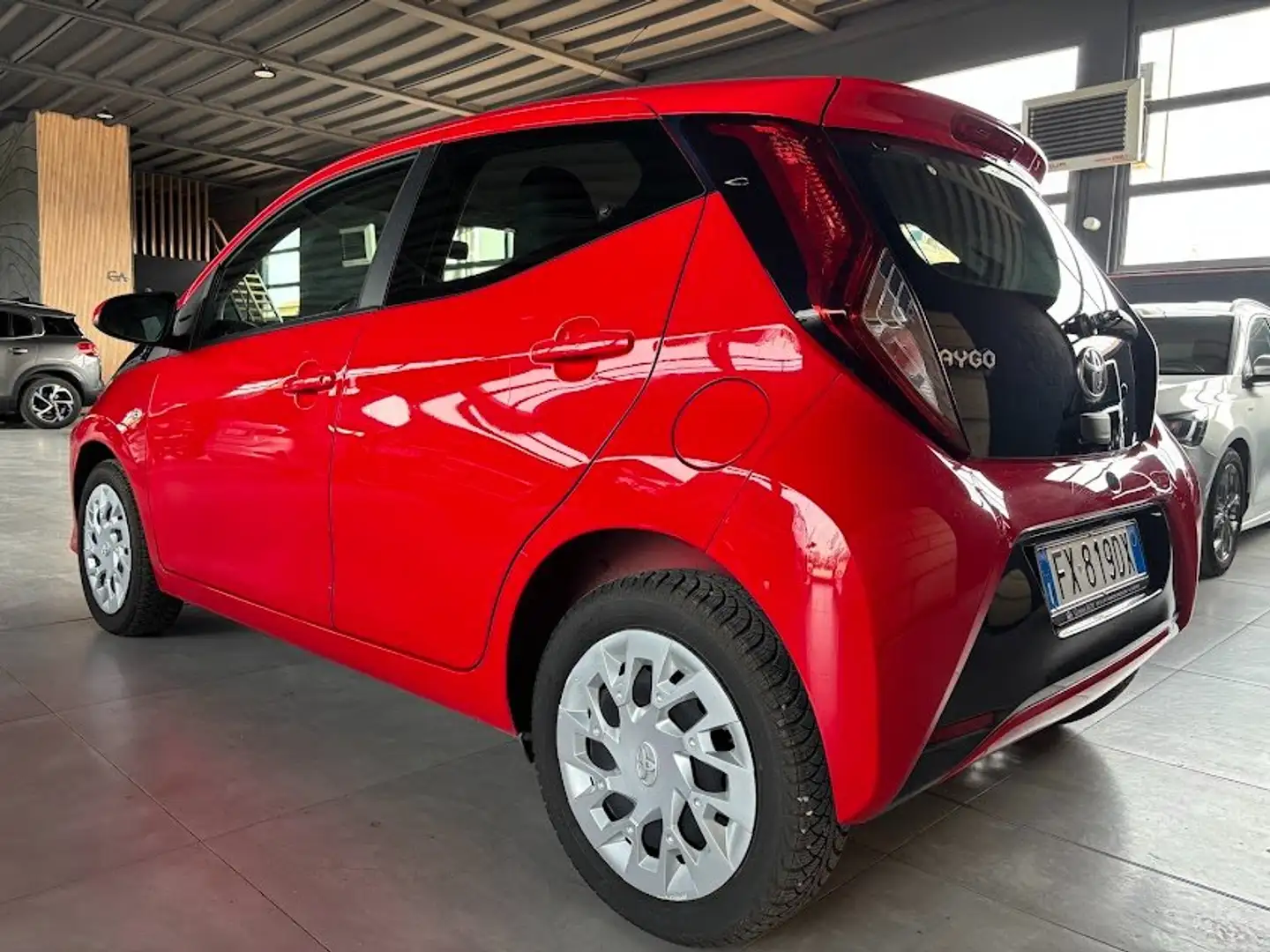 Toyota Aygo Aygo 1.0 VVT-I 72CV 21.000KM NEOPATENTATI Rouge - 2
