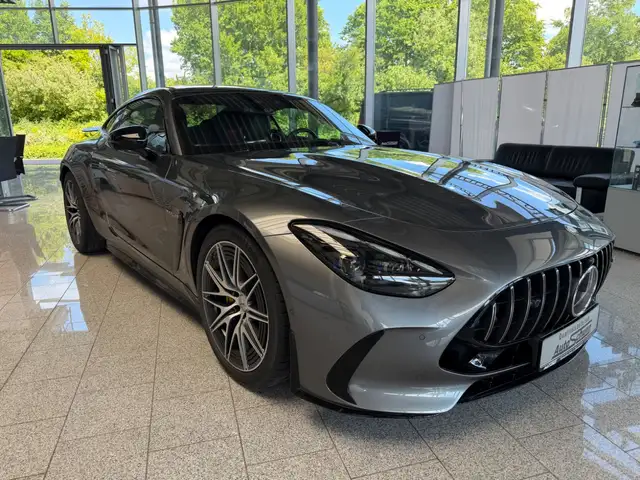 Mercedes-Benz Amg GT view 3
