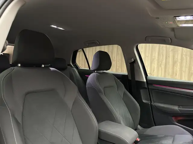 Volkswagen Golf view 25