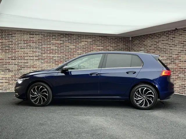Volkswagen Golf view 6