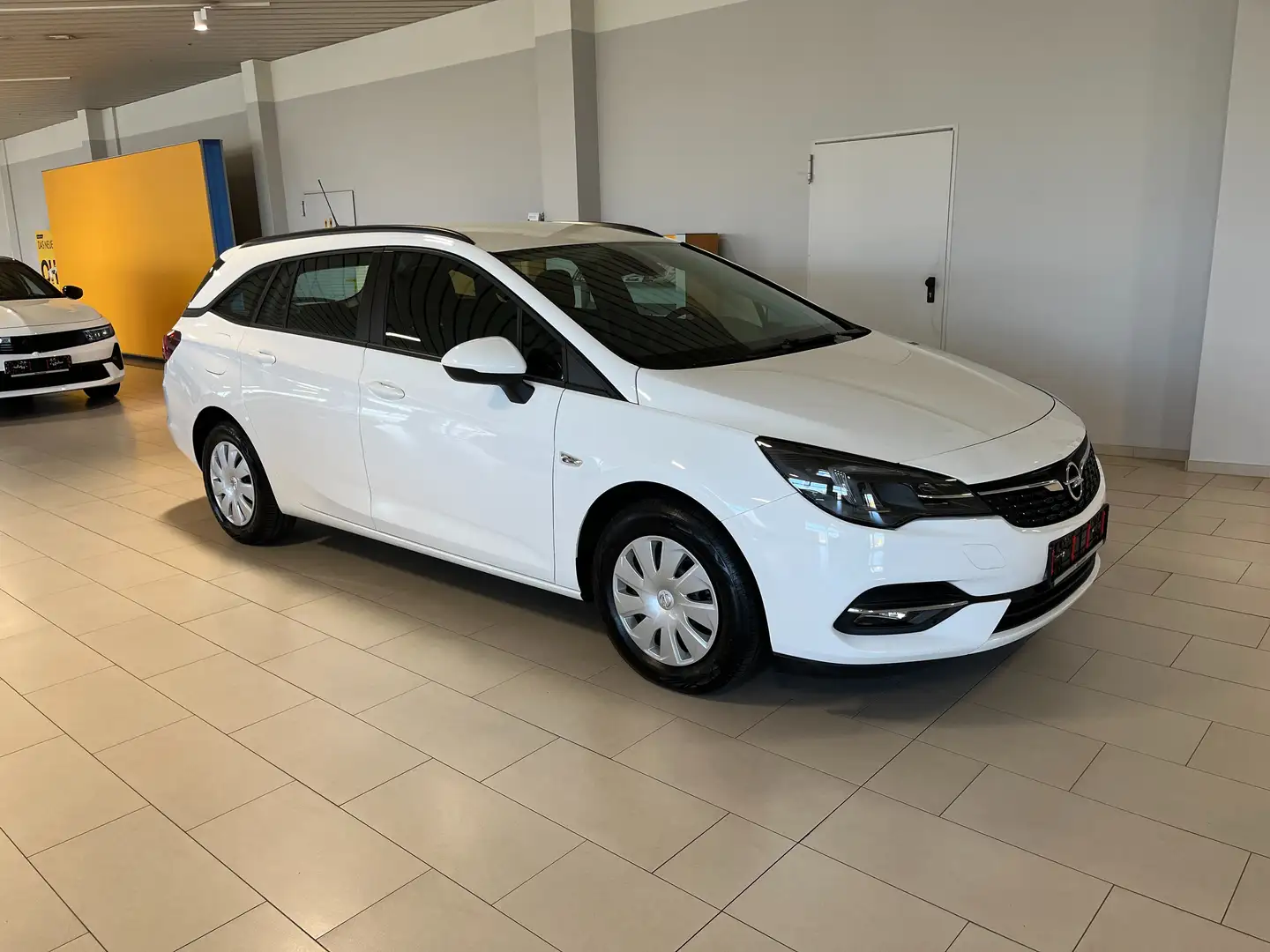 Opel Astra Business Start/Stop Blanc - 1