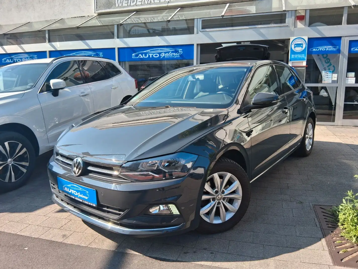 Volkswagen Polo VI Highline /TÜV Neu/II Hand/DSG/Parkpilot/ Grau - 1