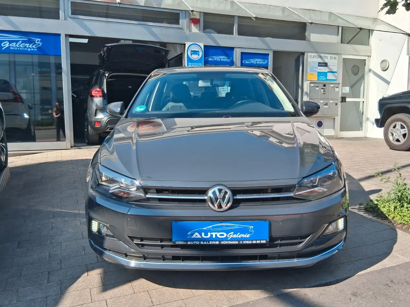 Volkswagen Polo VI Highline /TÜV Neu/II Hand/DSG/Parkpilot/ Grau - 2