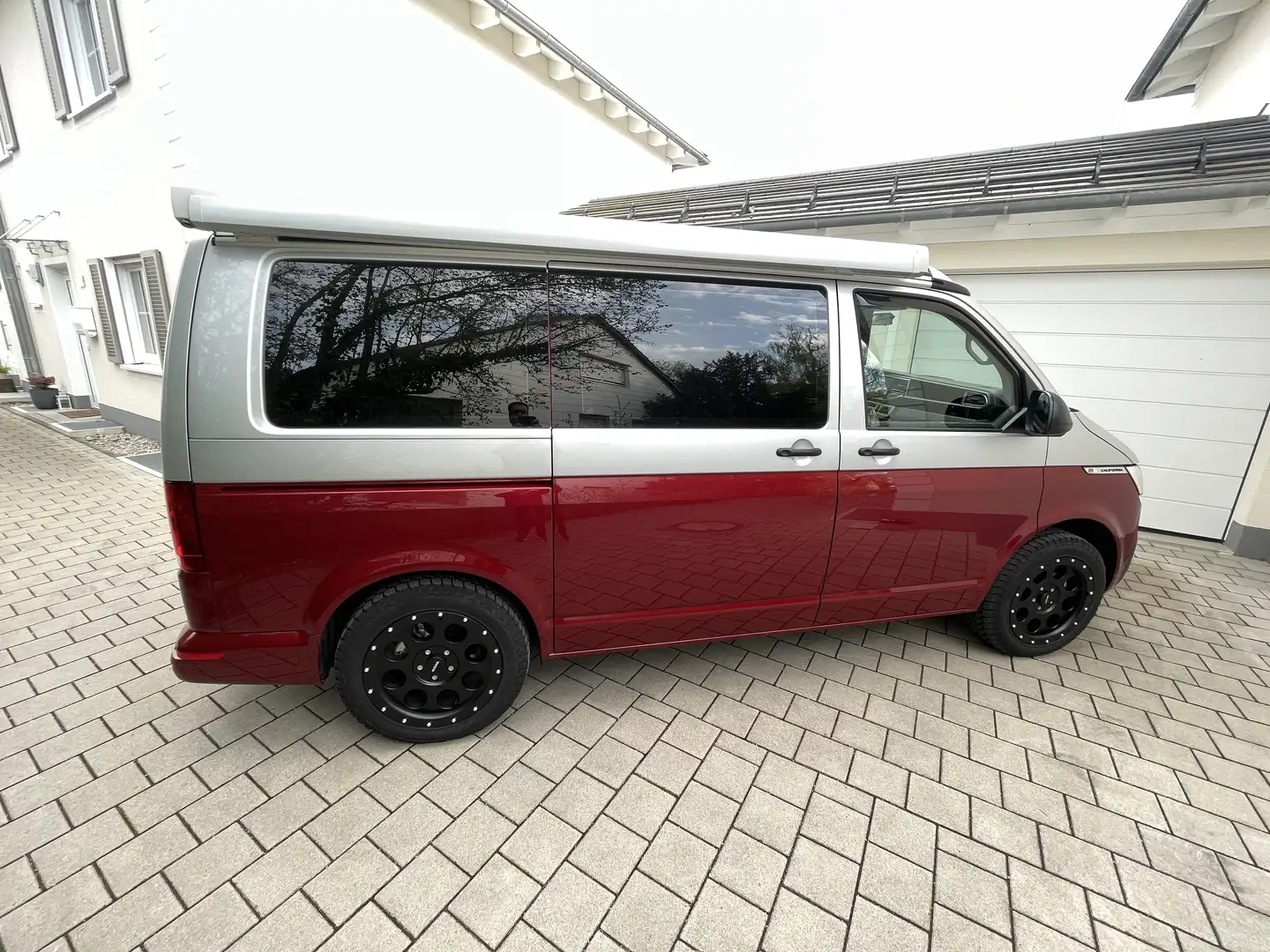 Volkswagen T6.1 California T6.1 California Beach Camper, 4 MOTION, Delta 4x4, Rot - 1
