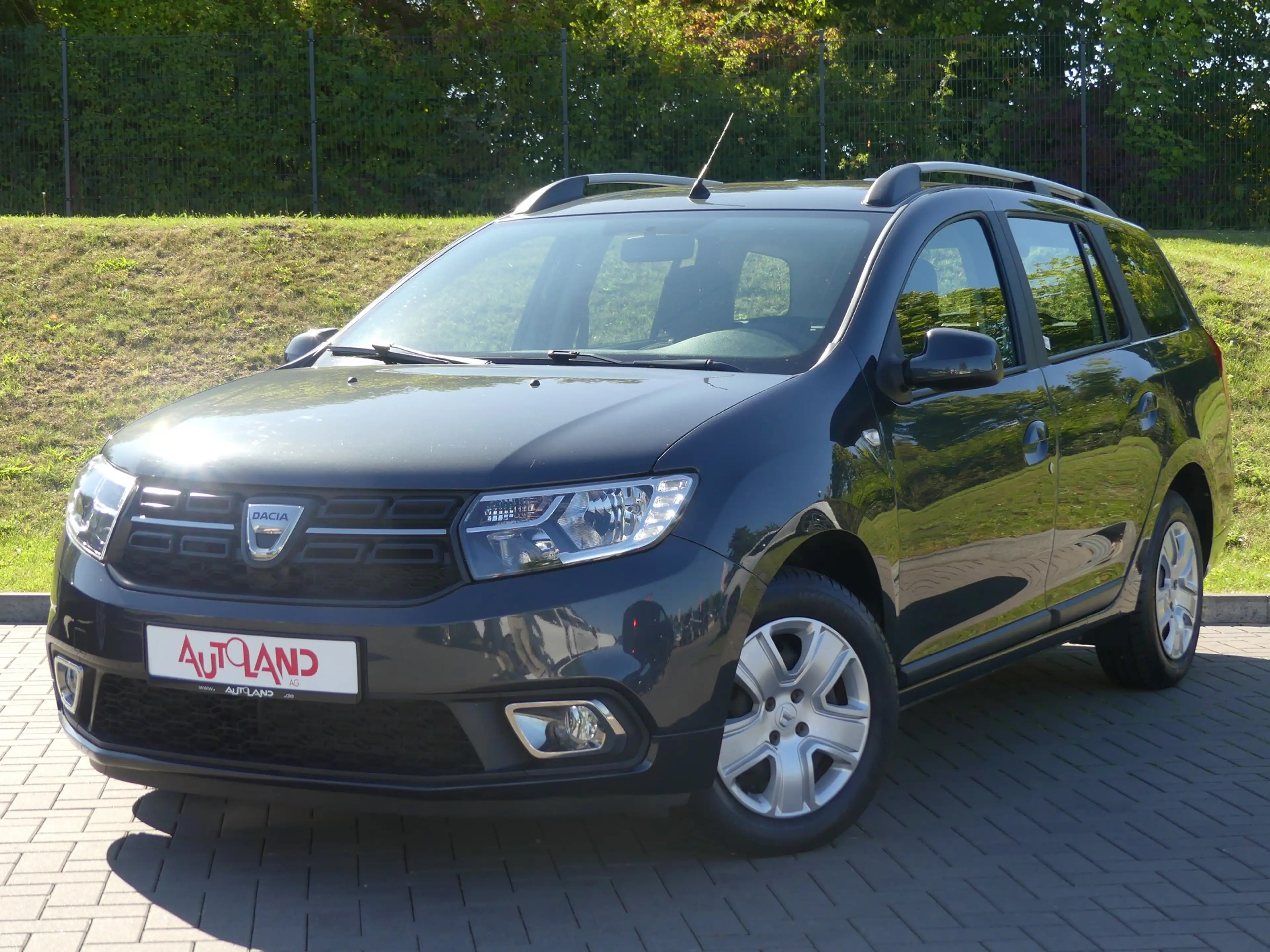 Dacia Logan II MCV Kombi 1.0 Comfort Klima AHK Navi — photo 2