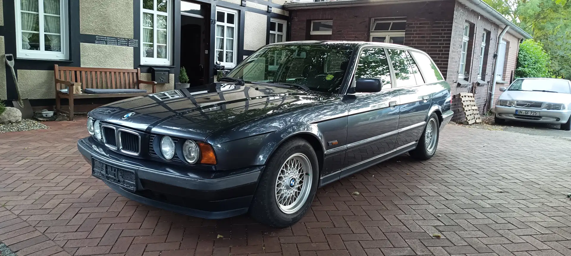 BMW 520 520i touring  6 Zylinder  TÜV NEU Grau - 2