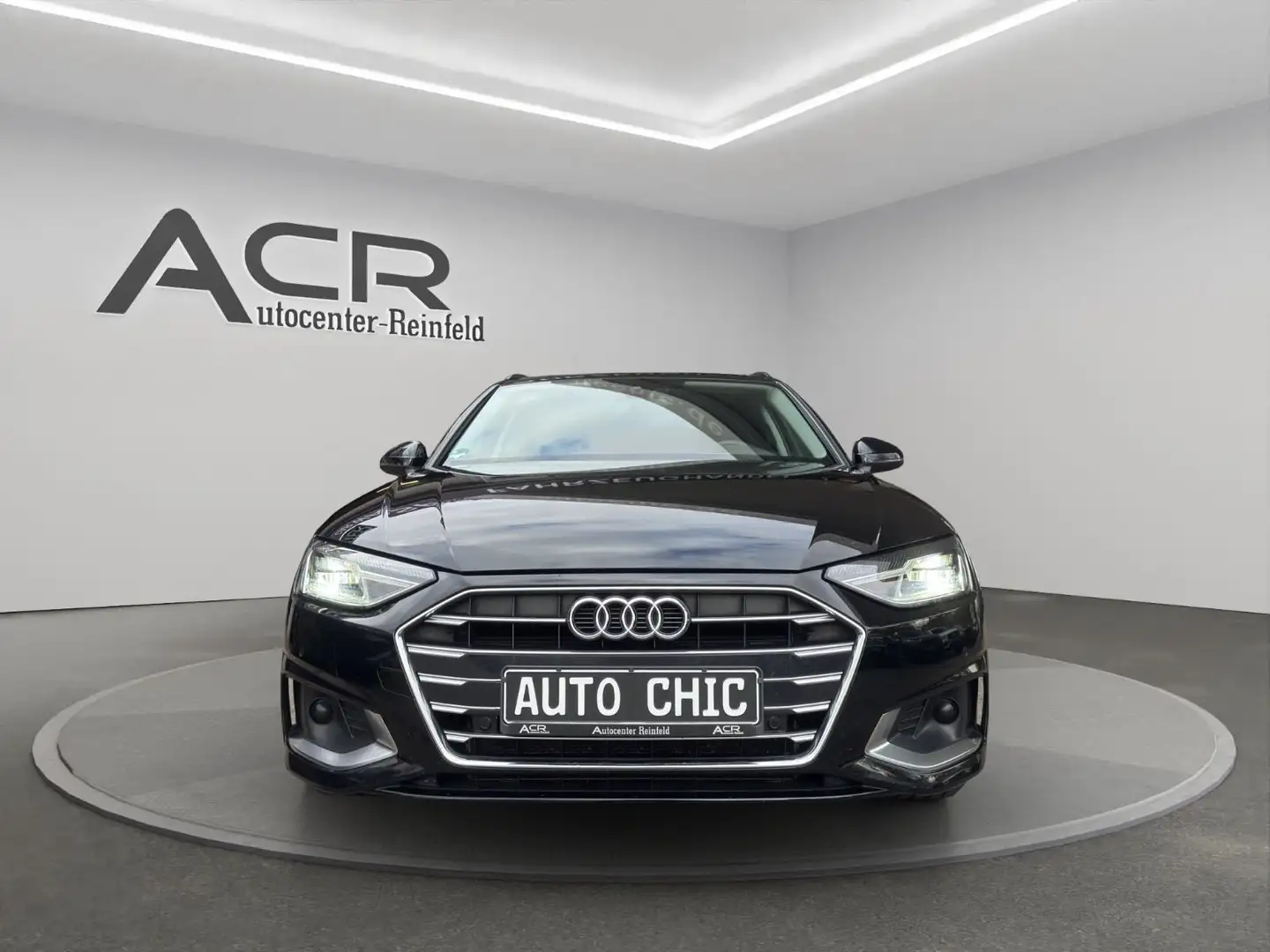 Audi A4 Avant 35 TDI advanced NAVI/Ambi-Light/PDC/AHK Zwart - 2