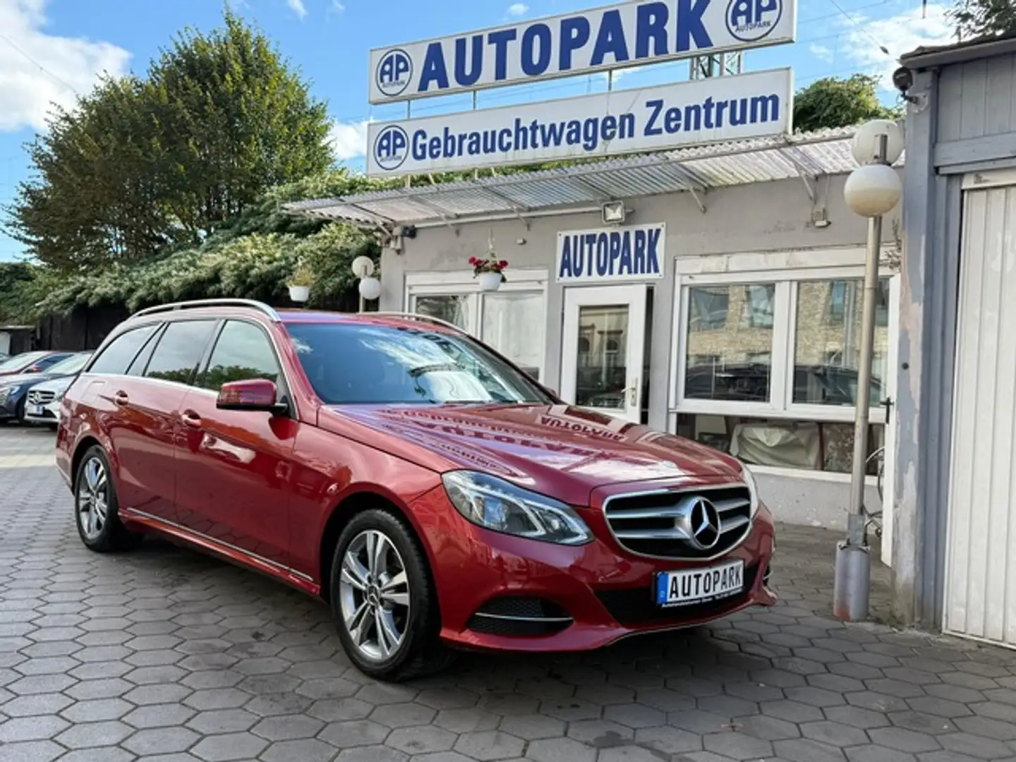 Mercedes-Benz E 220 T CDI BlueEfficiency Avantgarde**VOll** Brun - 1