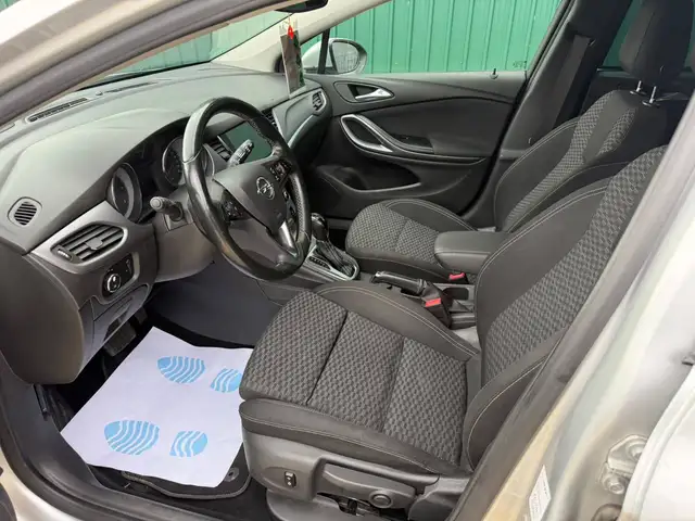Opel Astra view 11
