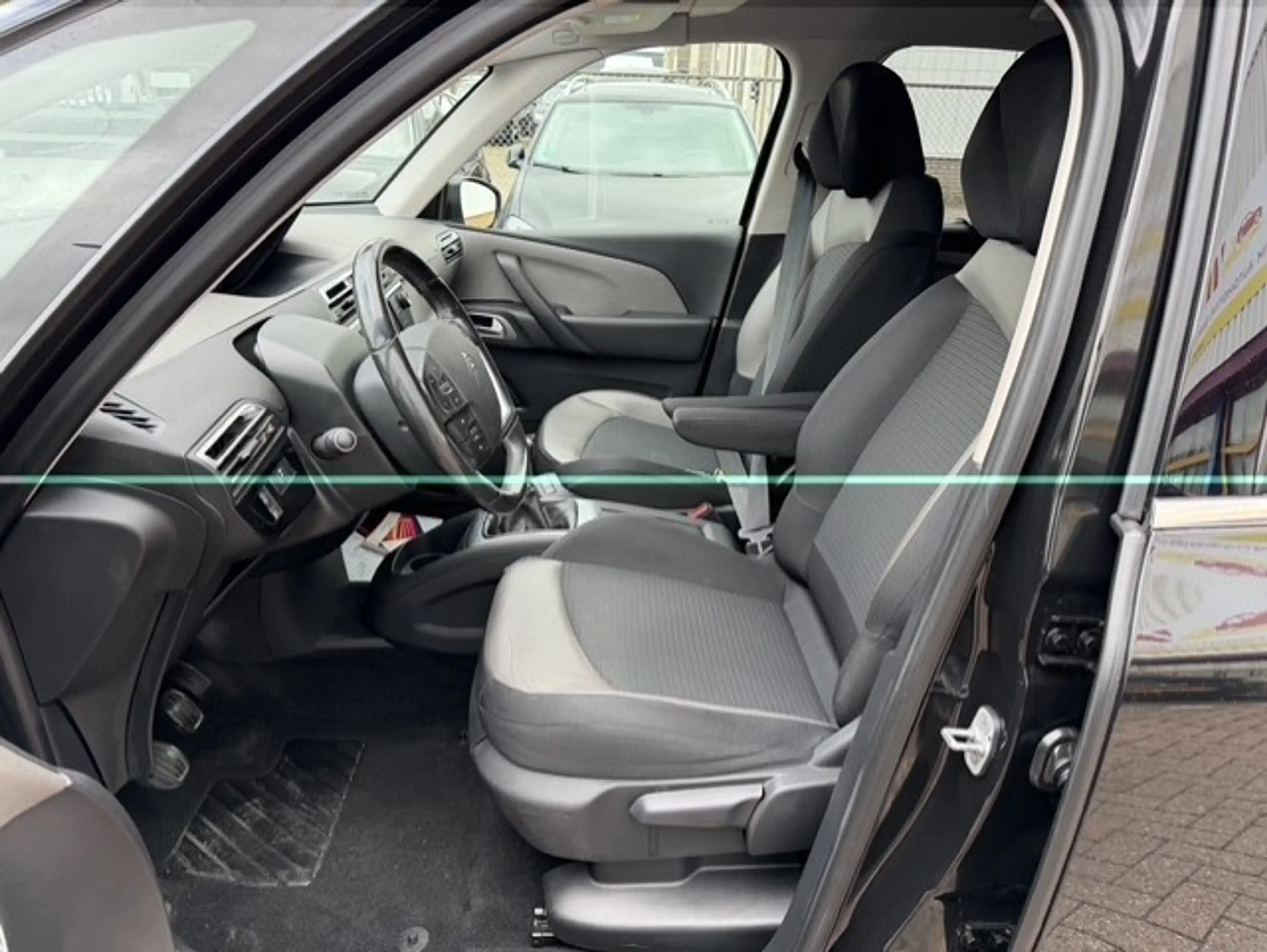 Citroen C4 Picasso 1.6 THP Intensive NAVI PARKEER CAMARA — photo 3