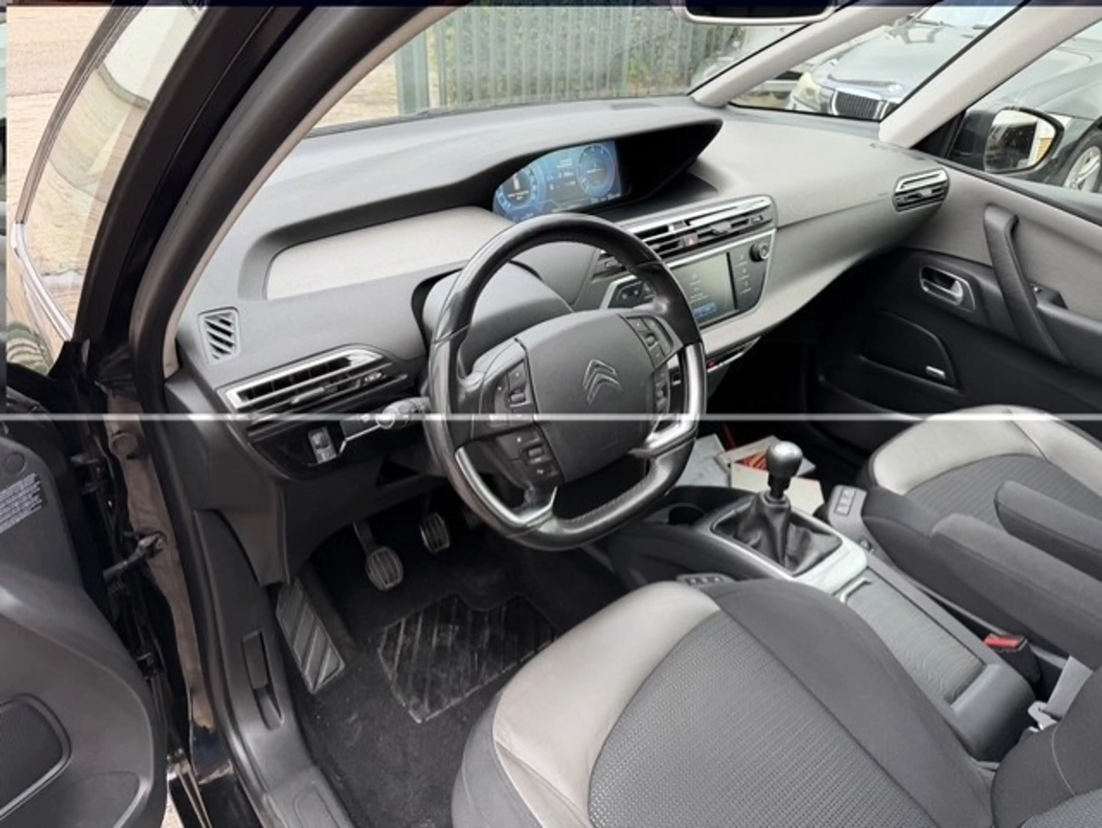 Citroen C4 Picasso 1.6 THP Intensive NAVI PARKEER CAMARA — photo 4