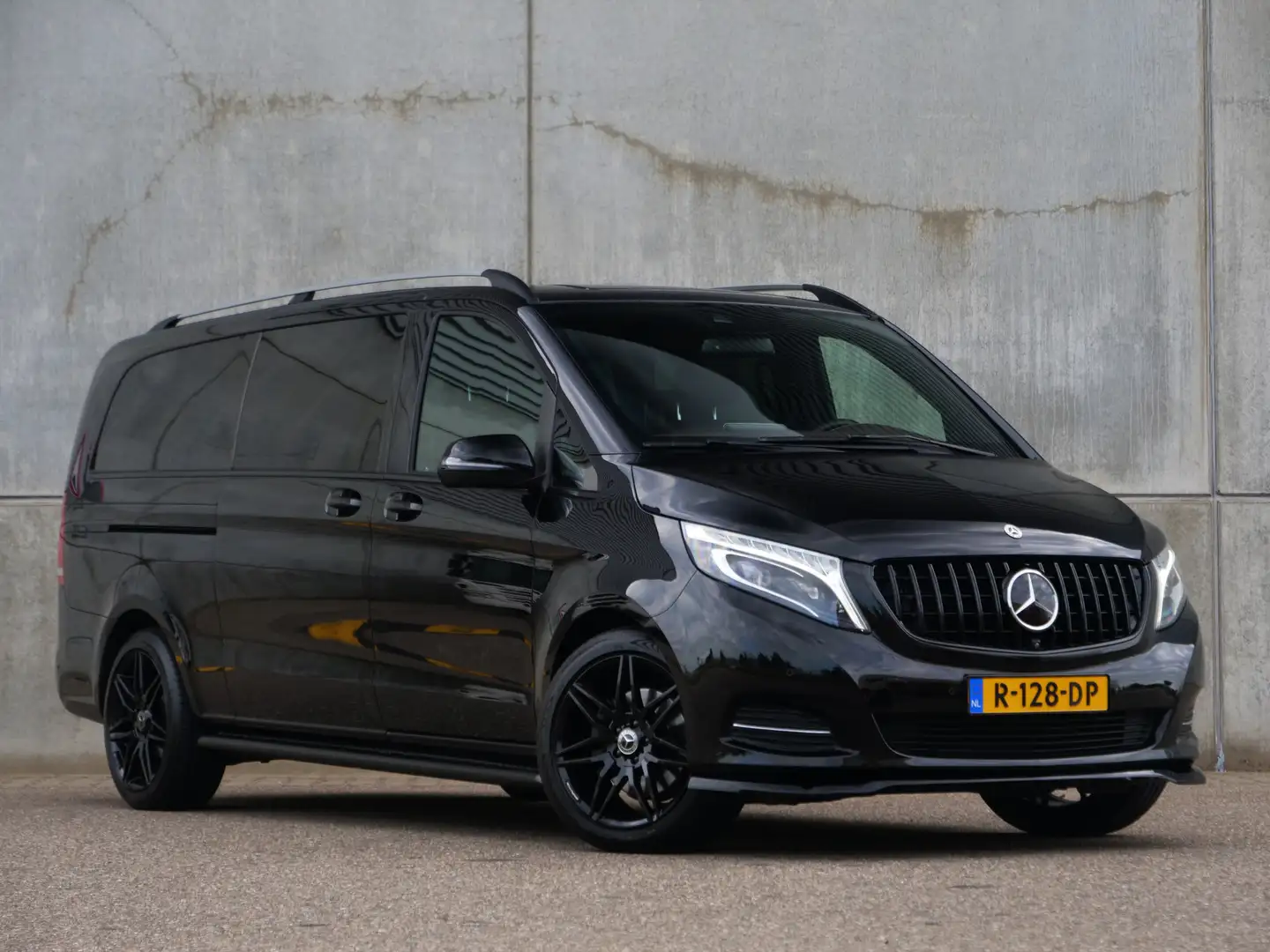 Mercedes-Benz V V250d 4-Matic | XL | Exclusive | Incl BTW & BPM | Schwarz - 1