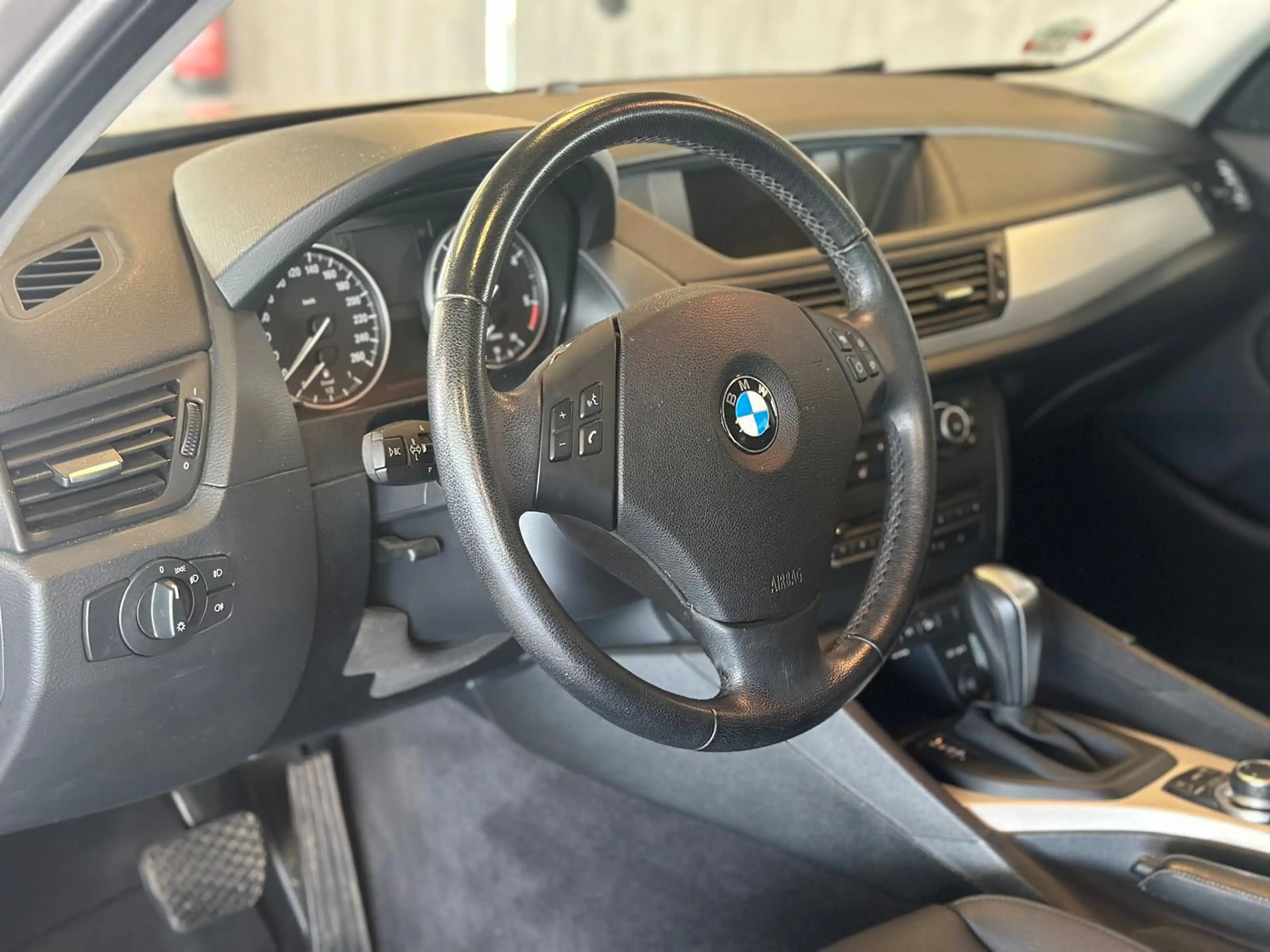 BMW X1 xDrive 20d * Panorama * Automatik * Leder — photo 14