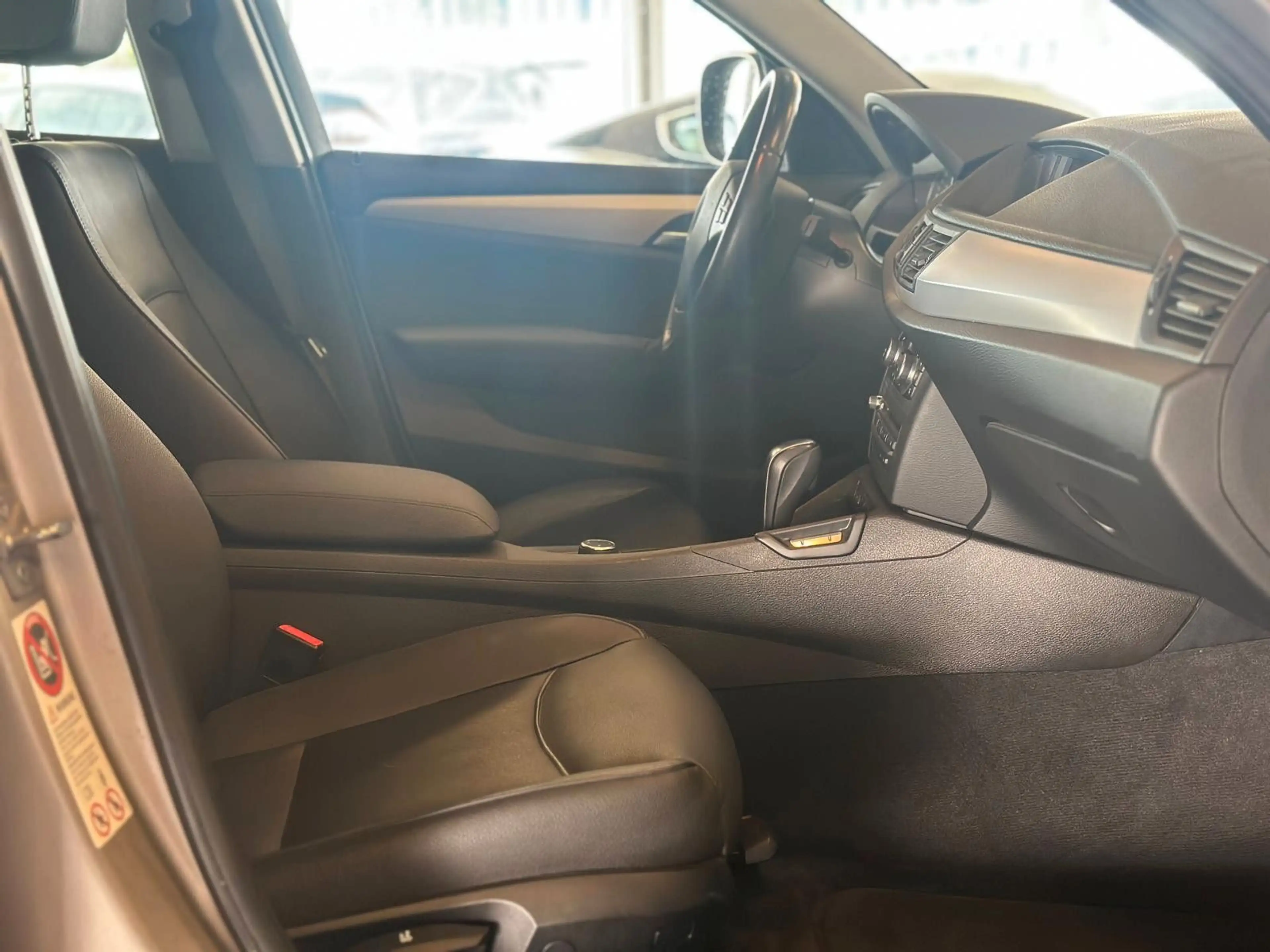 BMW X1 xDrive 20d * Panorama * Automatik * Leder — photo 11