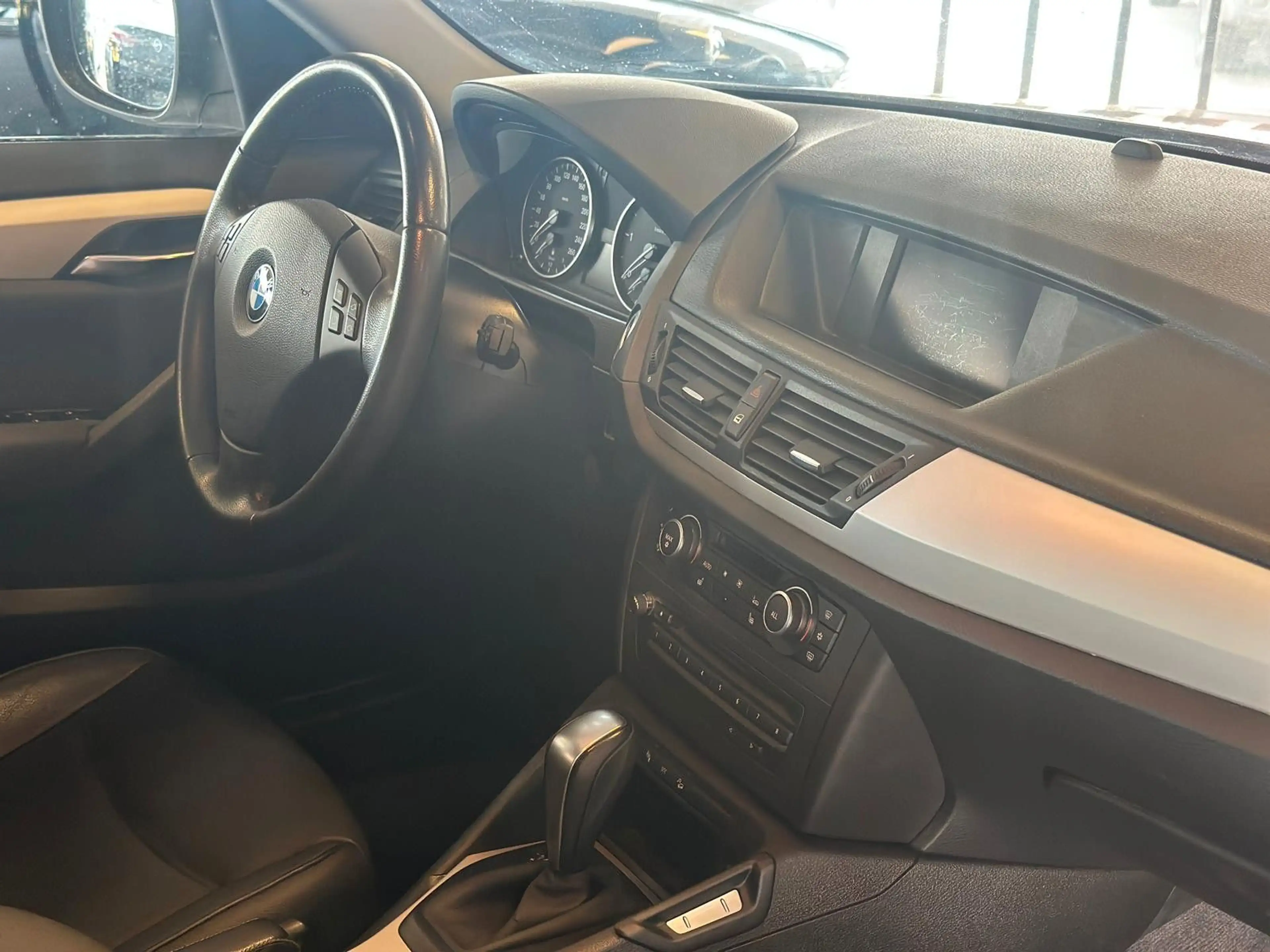 BMW X1 xDrive 20d * Panorama * Automatik * Leder — photo 12
