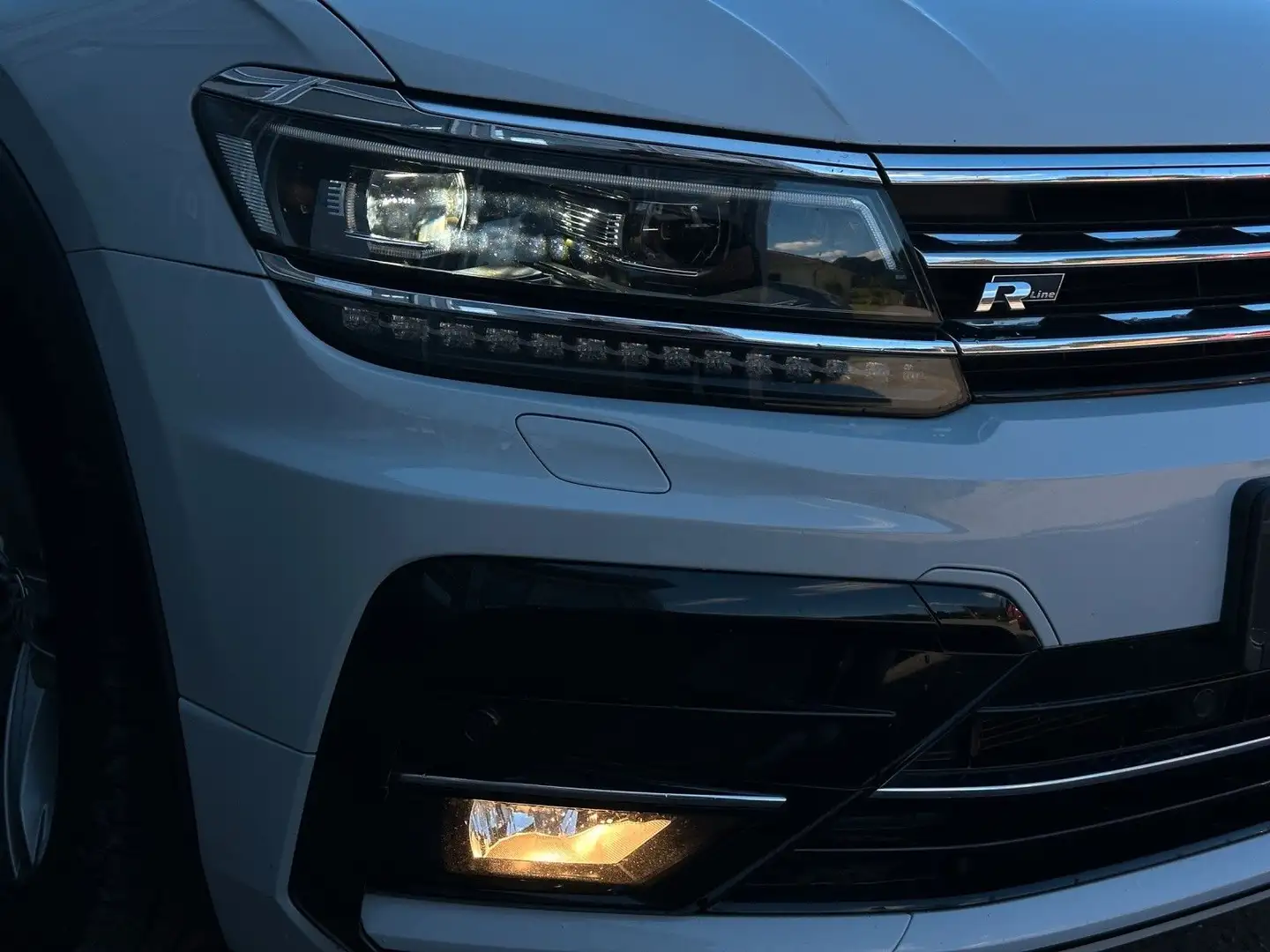 Volkswagen Tiguan 2.0 TDI R-Line Join AHK-LED-HEADUP-ACC Weiß - 2