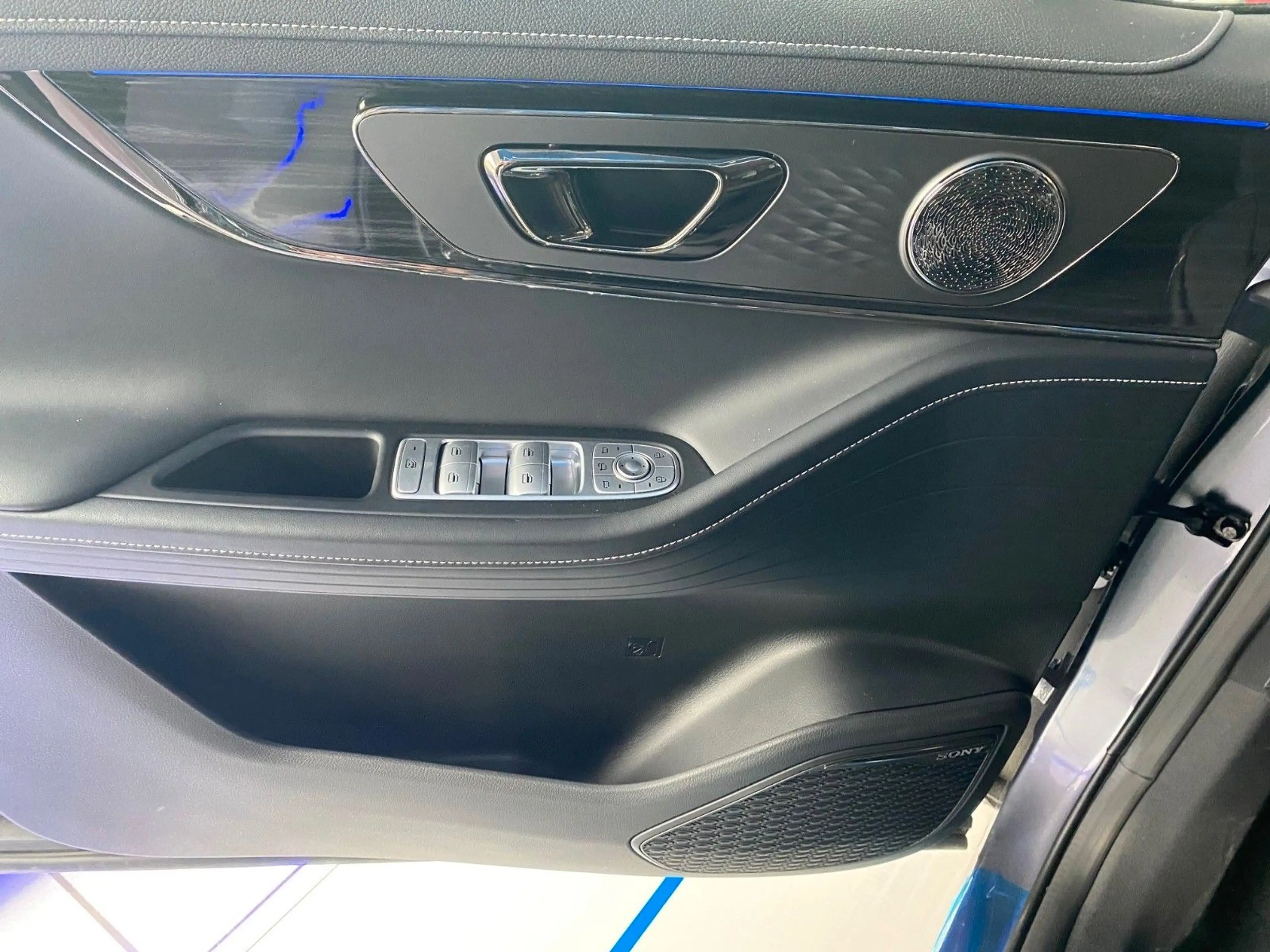 Omoda 5 EV Exclusive — photo 3