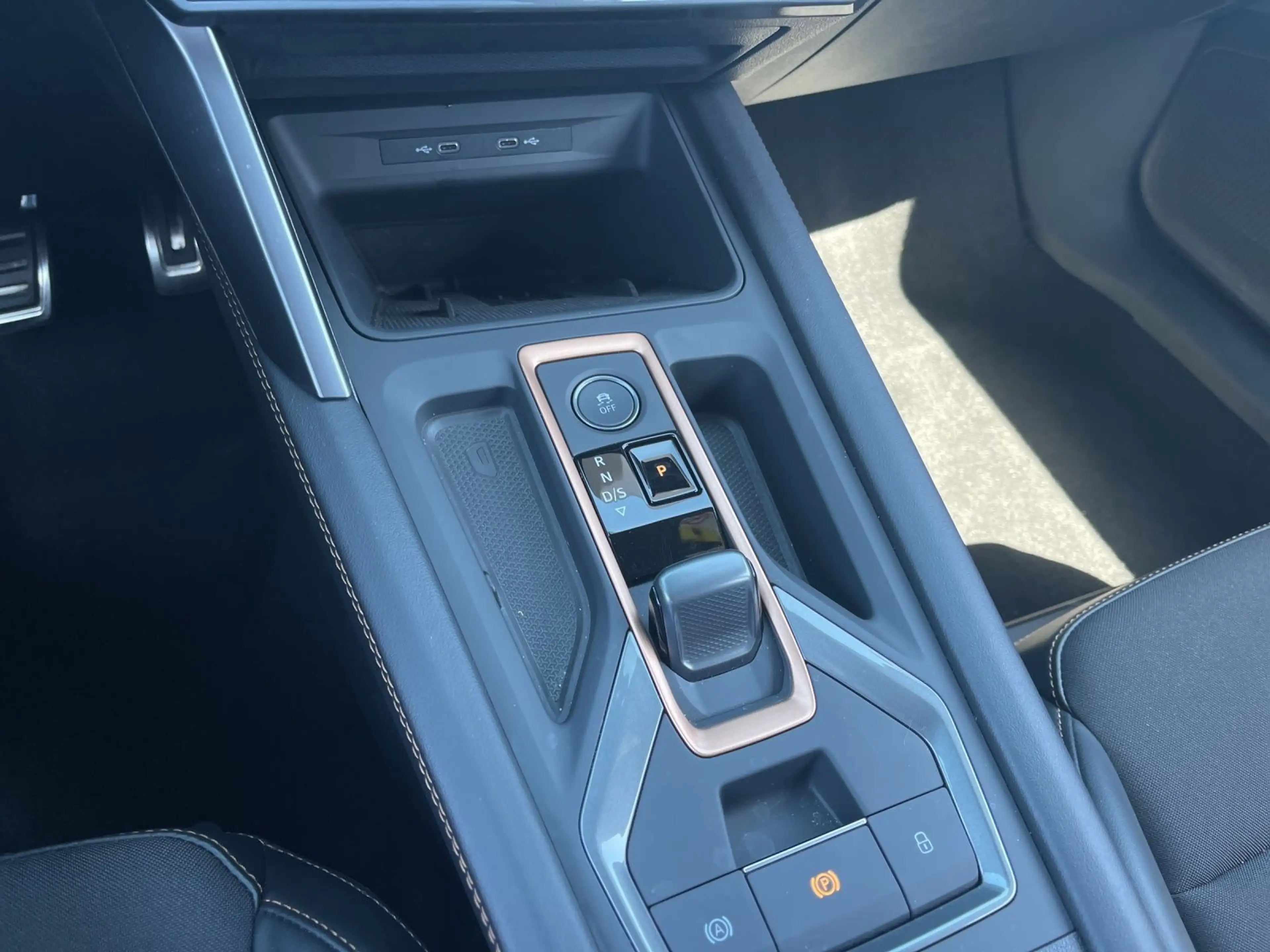 CUPRA Formentor 1.5 e-Hyb DSG ACC NAVI SITZHZ IPA — photo 11