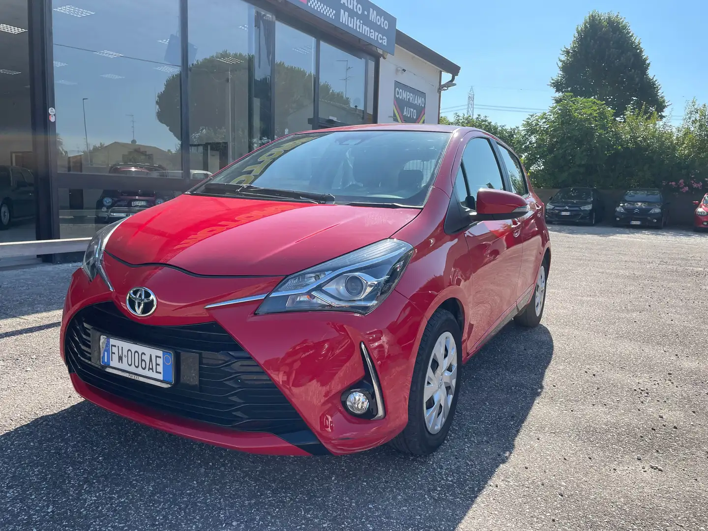 Toyota Yaris Yaris III 2017 5p 1.0 Business X NEOPATENTATI Rouge - 1