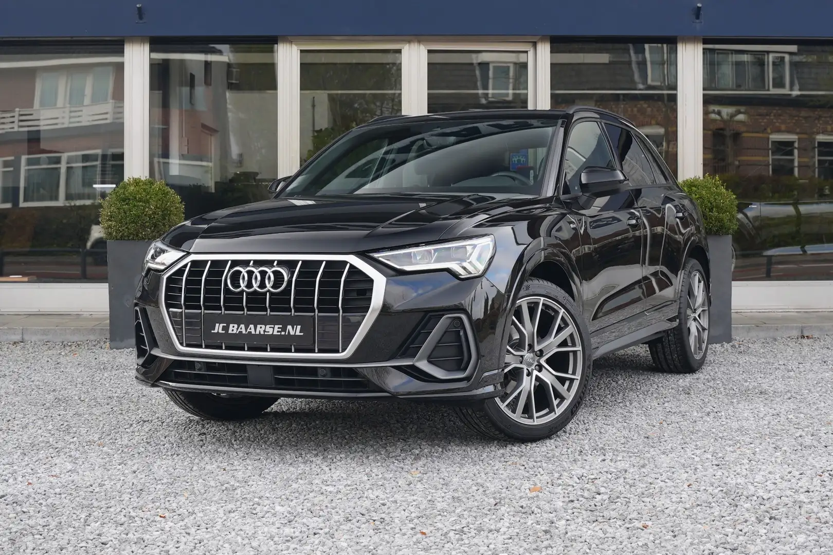 Audi Q3 35 TFSI S L. PRO L.S Noir - 1