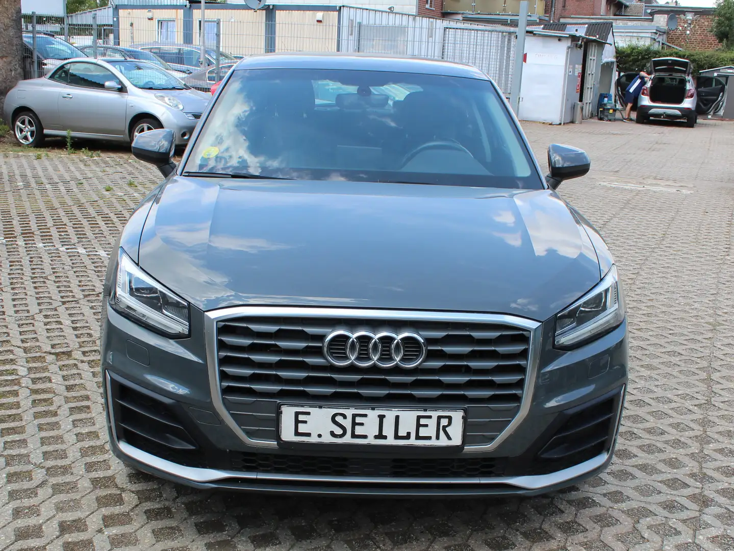 Audi Q2 Audi Q2 TDI 1,6d/VOLLLEDER/NAVI/SITZHEIZ/START-ST Grigio - 2
