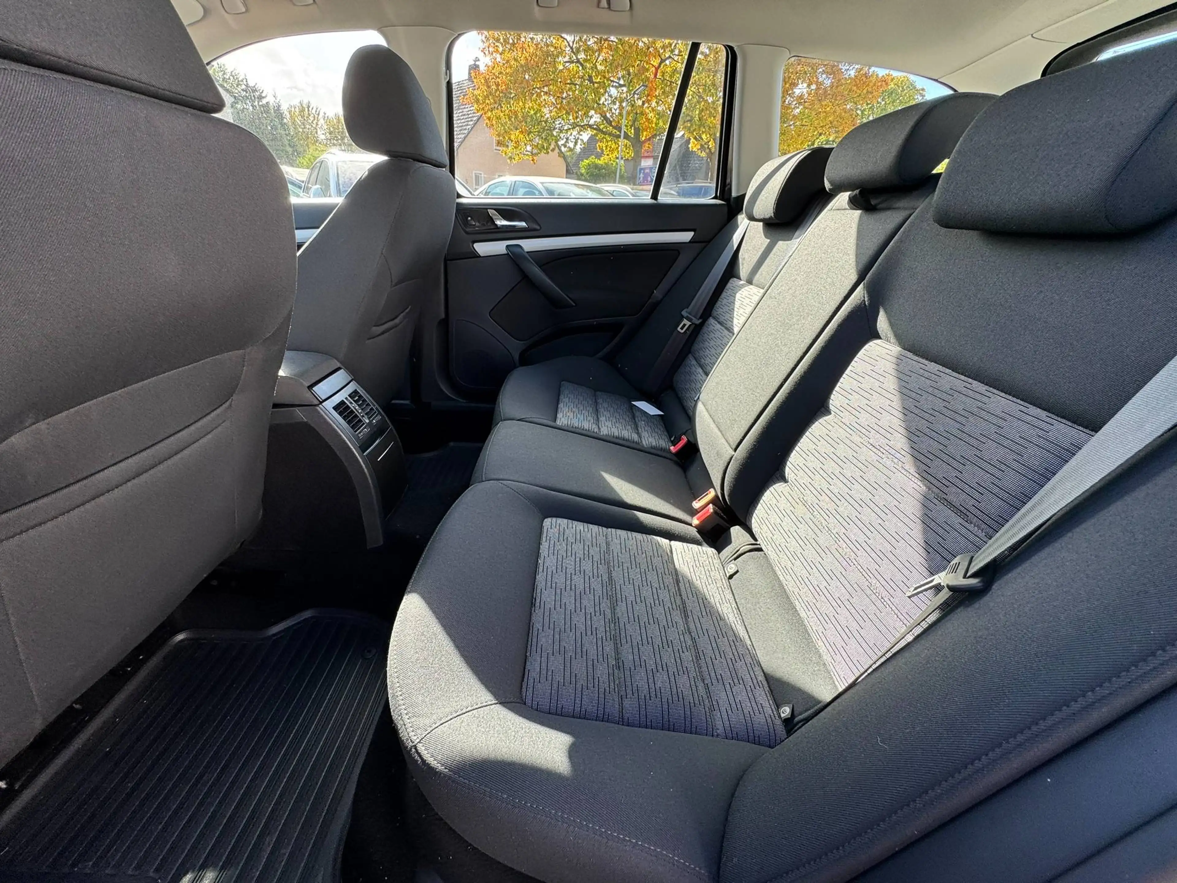 Skoda Octavia Ambiente*PDC*Tempomat*Top Zustand — photo 8