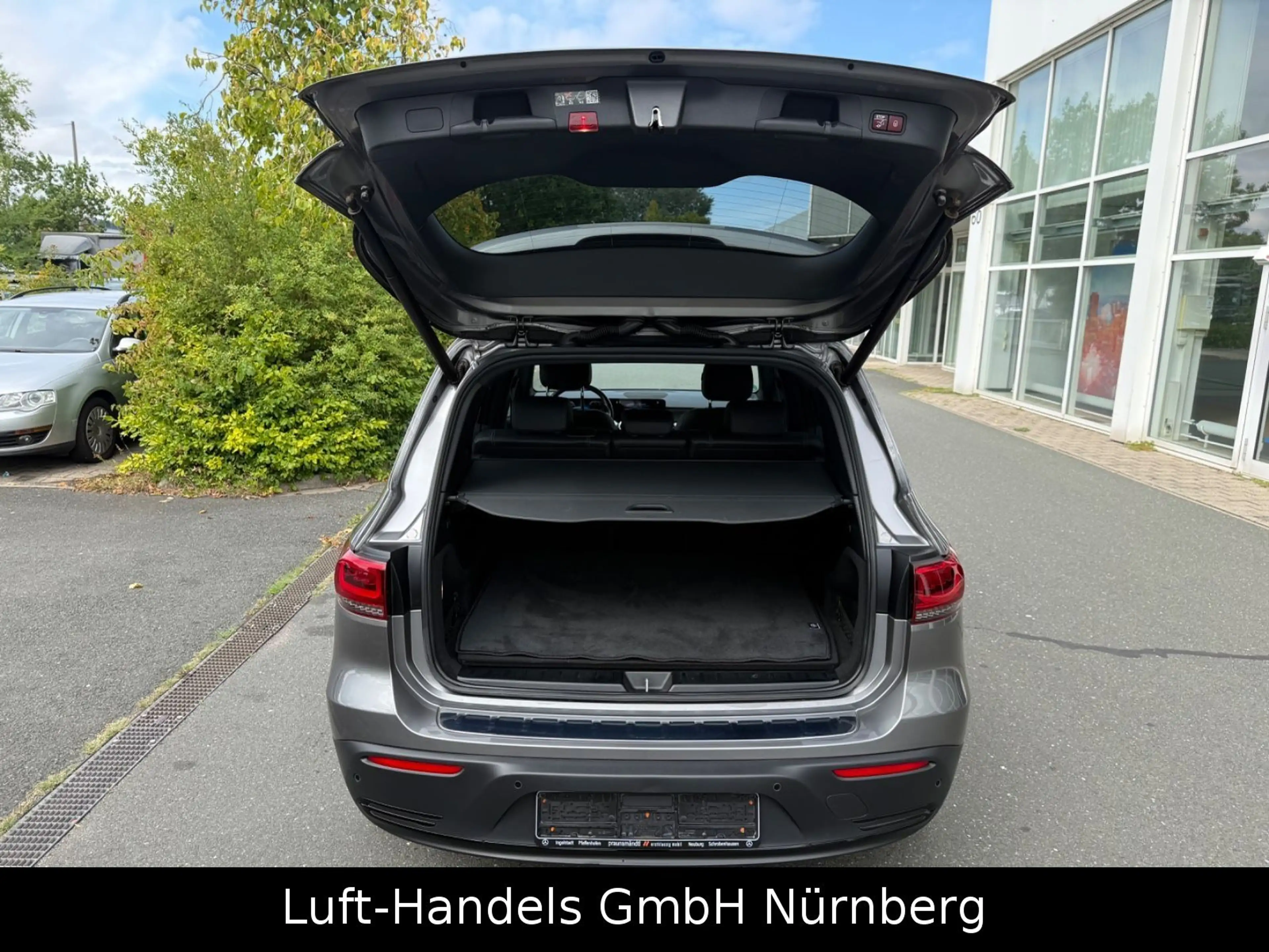 Mercedes-Benz EQB 250 Progressive Night-Paket Batteriezertifik — photo 15