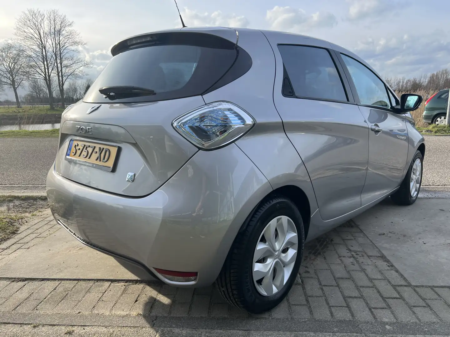 Renault ZOE E-Tech Electric R240 Life 22 kWh (ex Accu) / Clima Šedá - 2