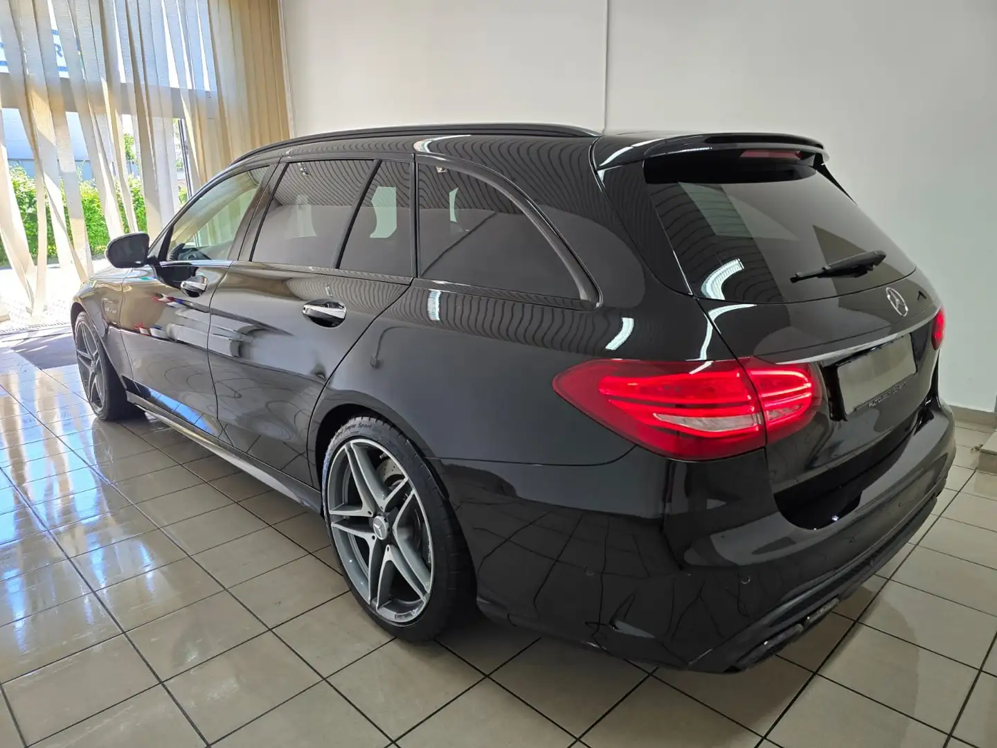 Mercedes-Benz C 63 AMG T 4.0 V8 Panorama Burmester Sportabgas Distronic Schwarz - 2