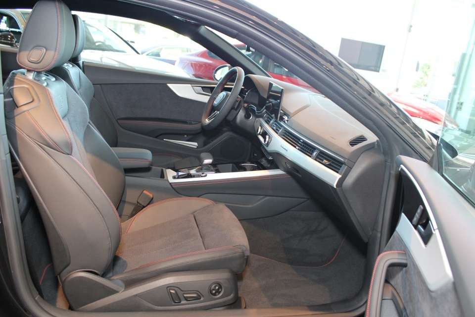 2024 Audi A5 Progressive S-Line only 30km thumb 9