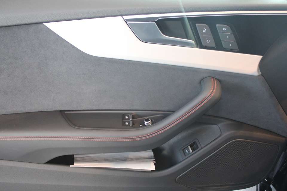 2024 Audi A5 Progressive S-Line only 30km thumb 28