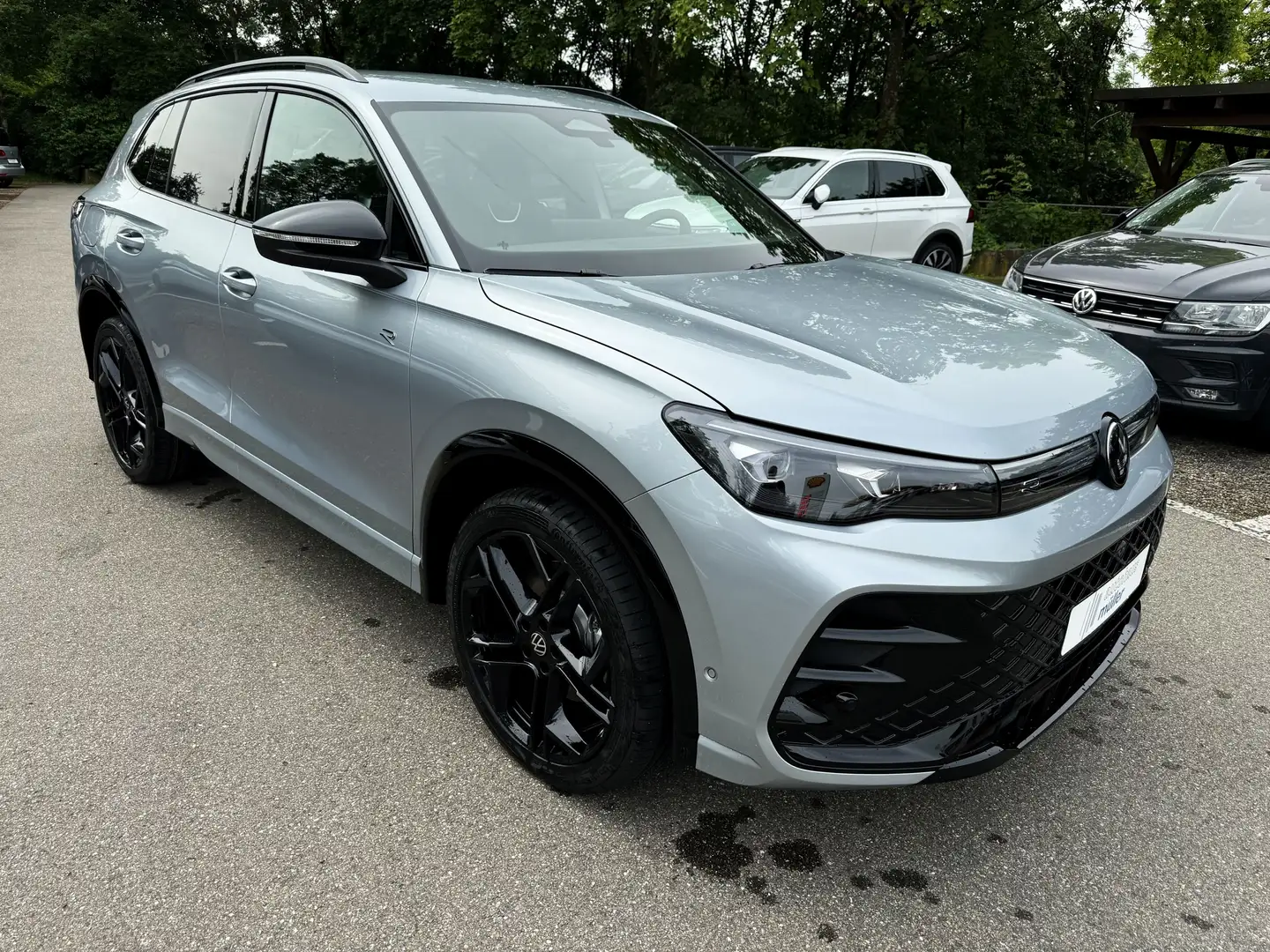 Volkswagen Tiguan R-Line 2.0 TDI 4Motion DSG IQ-LED AHK Navi Pro Max Silber - 1