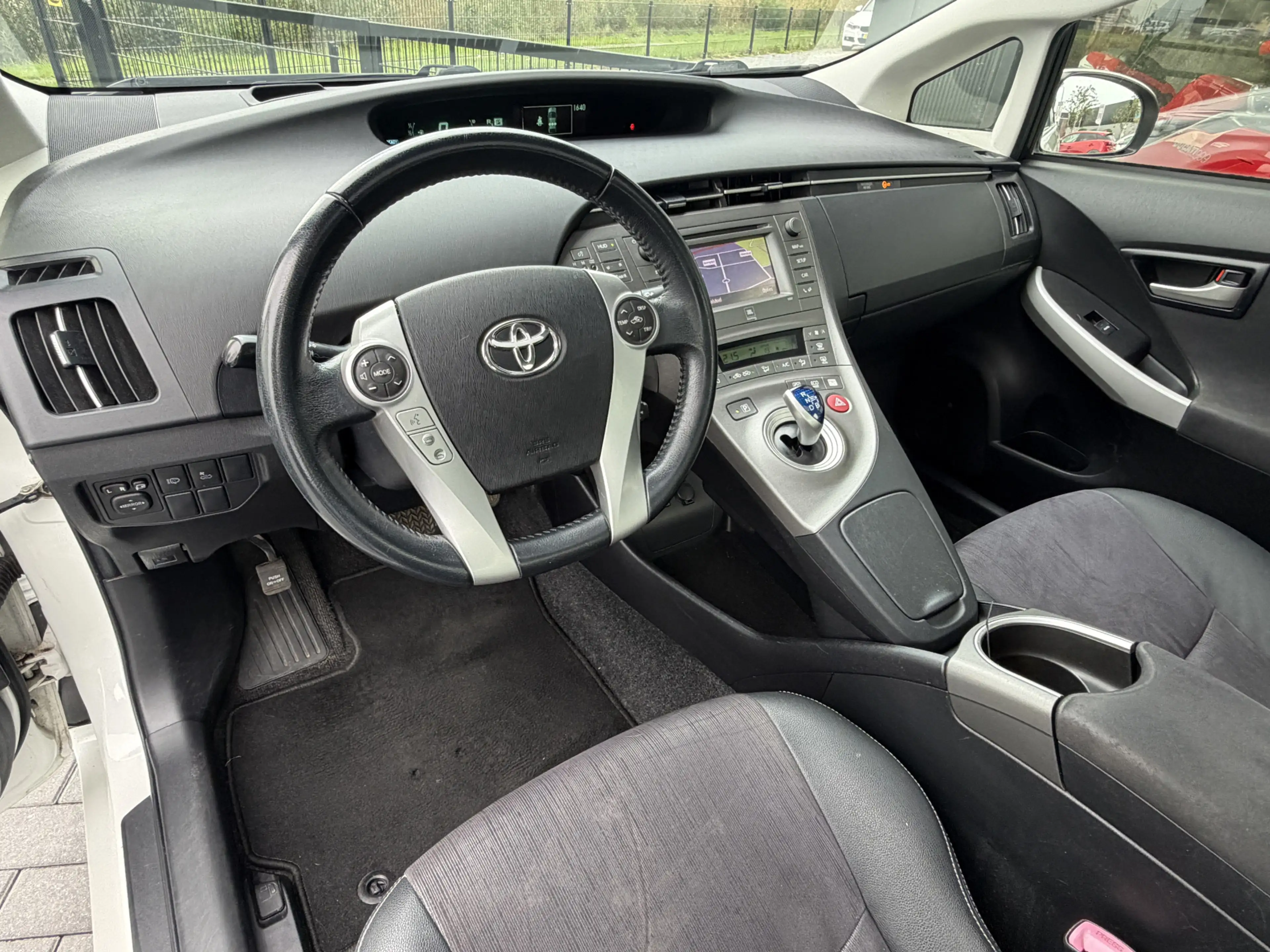 Toyota Prius 1.8 Dynamic Business JBL | Camera | Solar SK dak | — photo 11