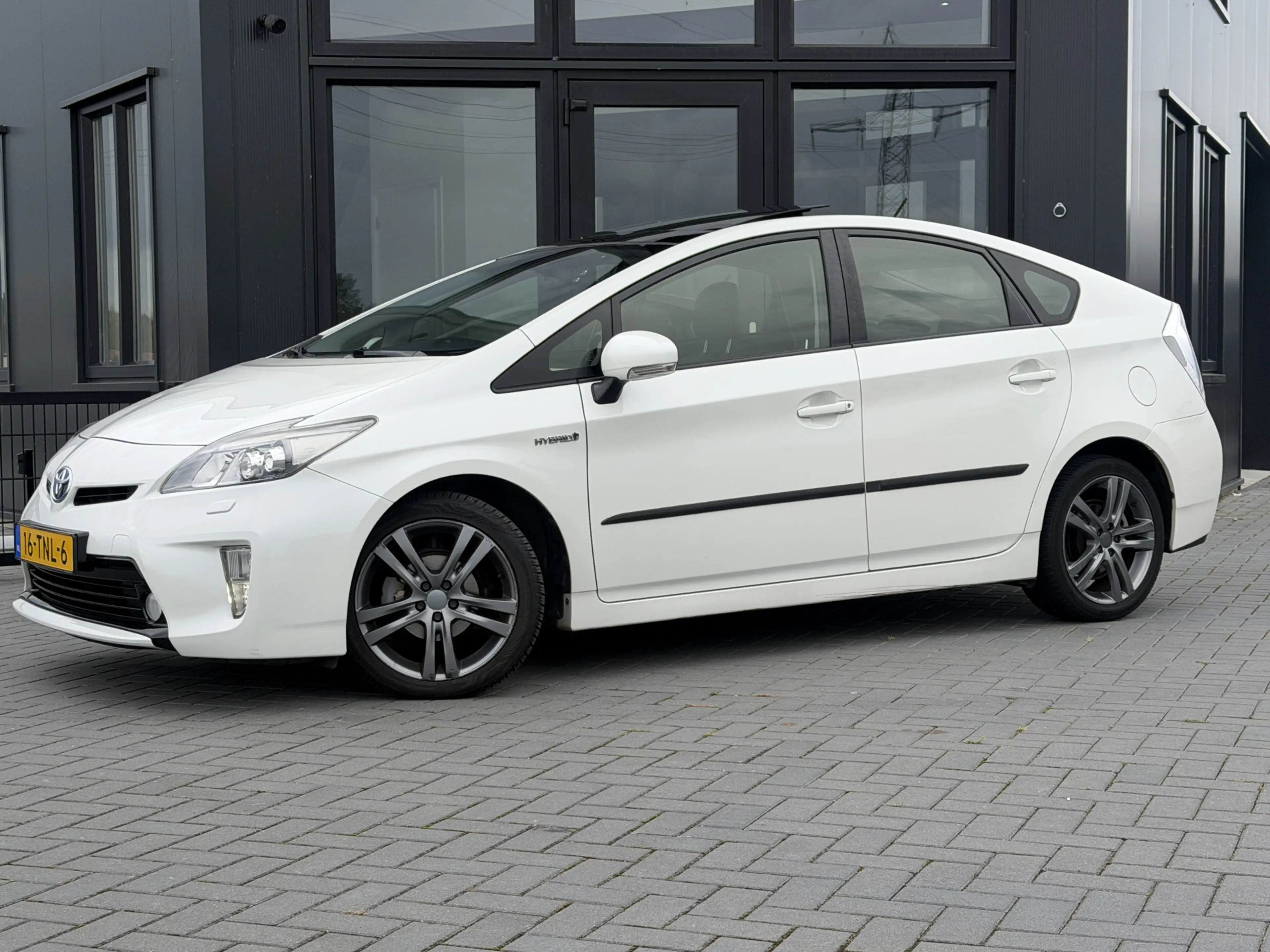 Toyota Prius 1.8 Dynamic Business JBL | Camera | Solar SK dak |