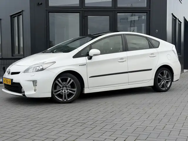 Toyota Prius 1.8 Dynamic Business JBL | Camera | Solar SK dak |