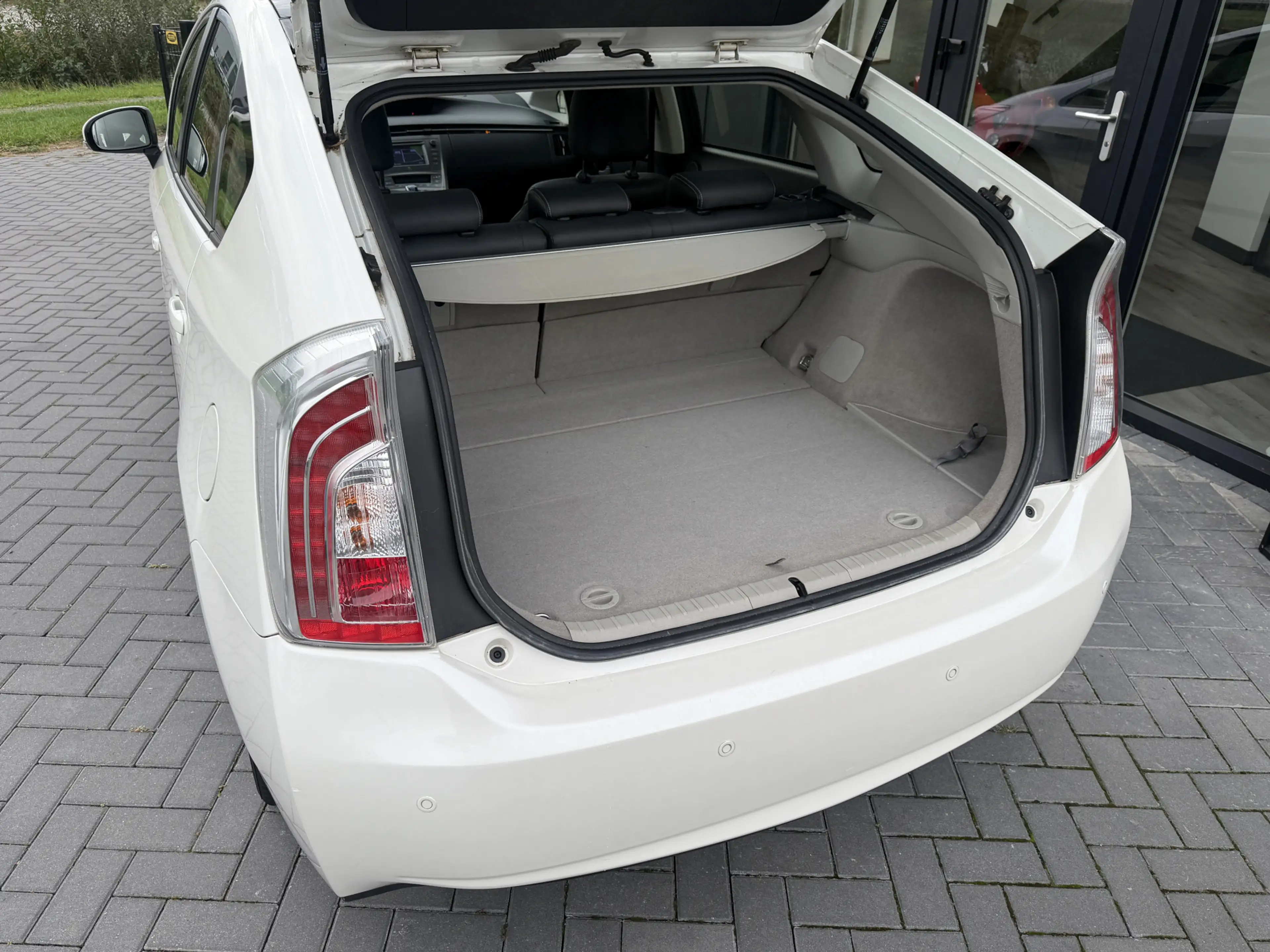 Toyota Prius 1.8 Dynamic Business JBL | Camera | Solar SK dak | — photo 9