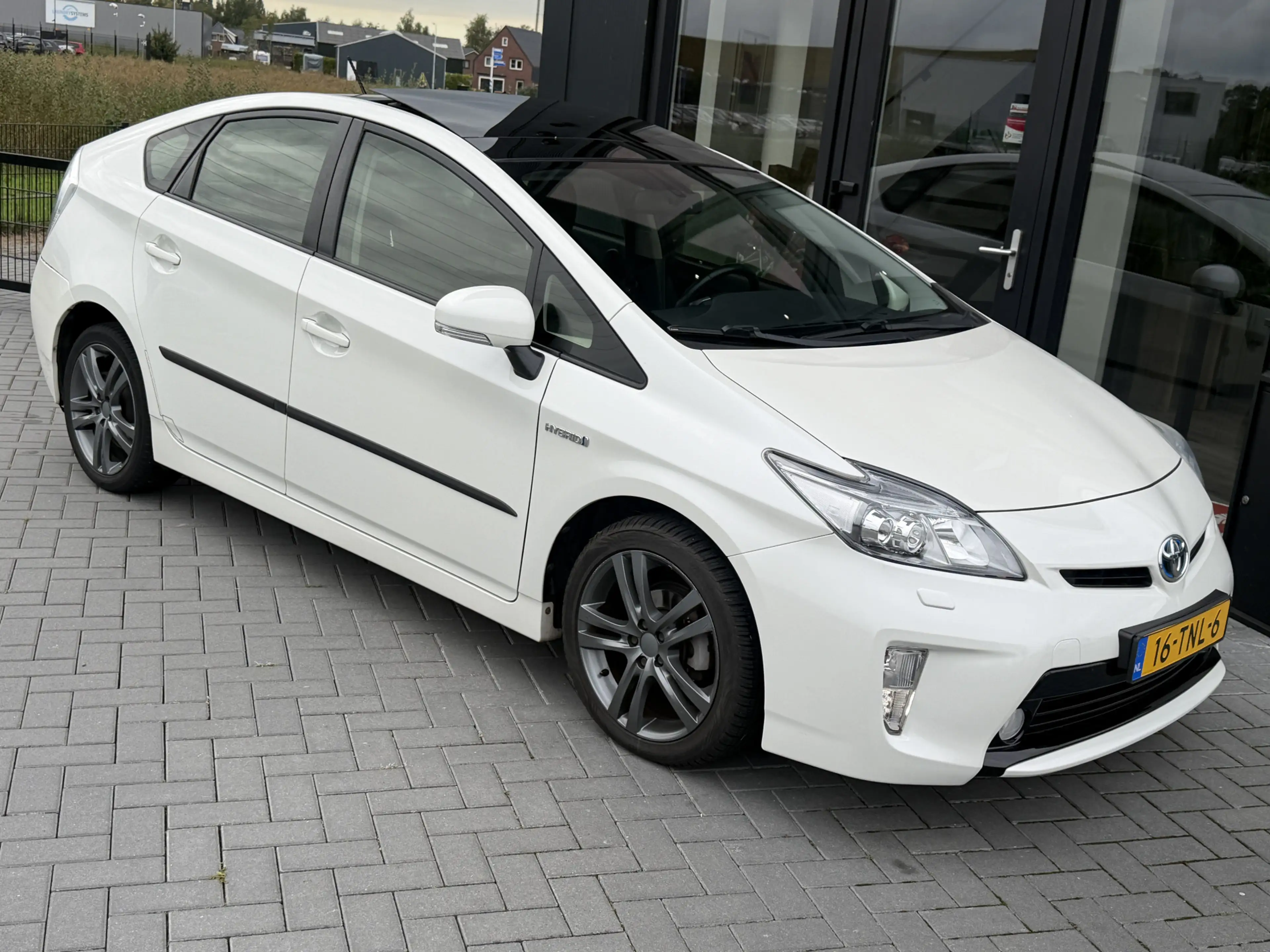 Toyota Prius 1.8 Dynamic Business JBL | Camera | Solar SK dak | — photo 6