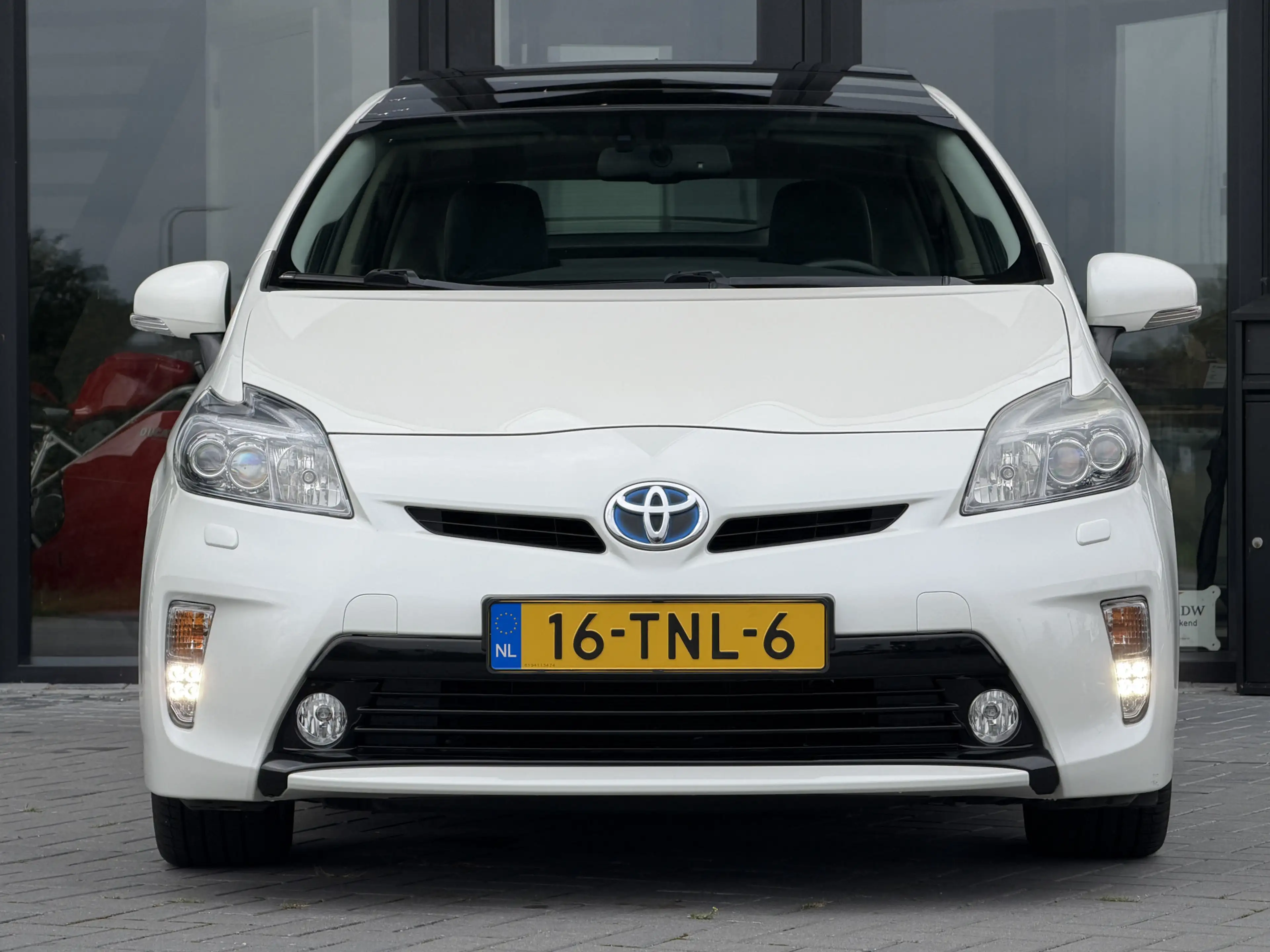 Toyota Prius 1.8 Dynamic Business JBL | Camera | Solar SK dak | — photo 4