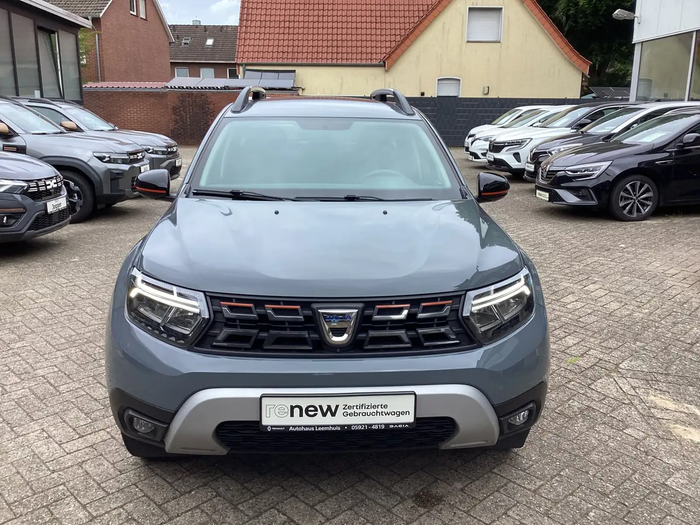 Dacia Duster Sondermodell Extreme 1.3 TCe 130 2WD Grau - 2