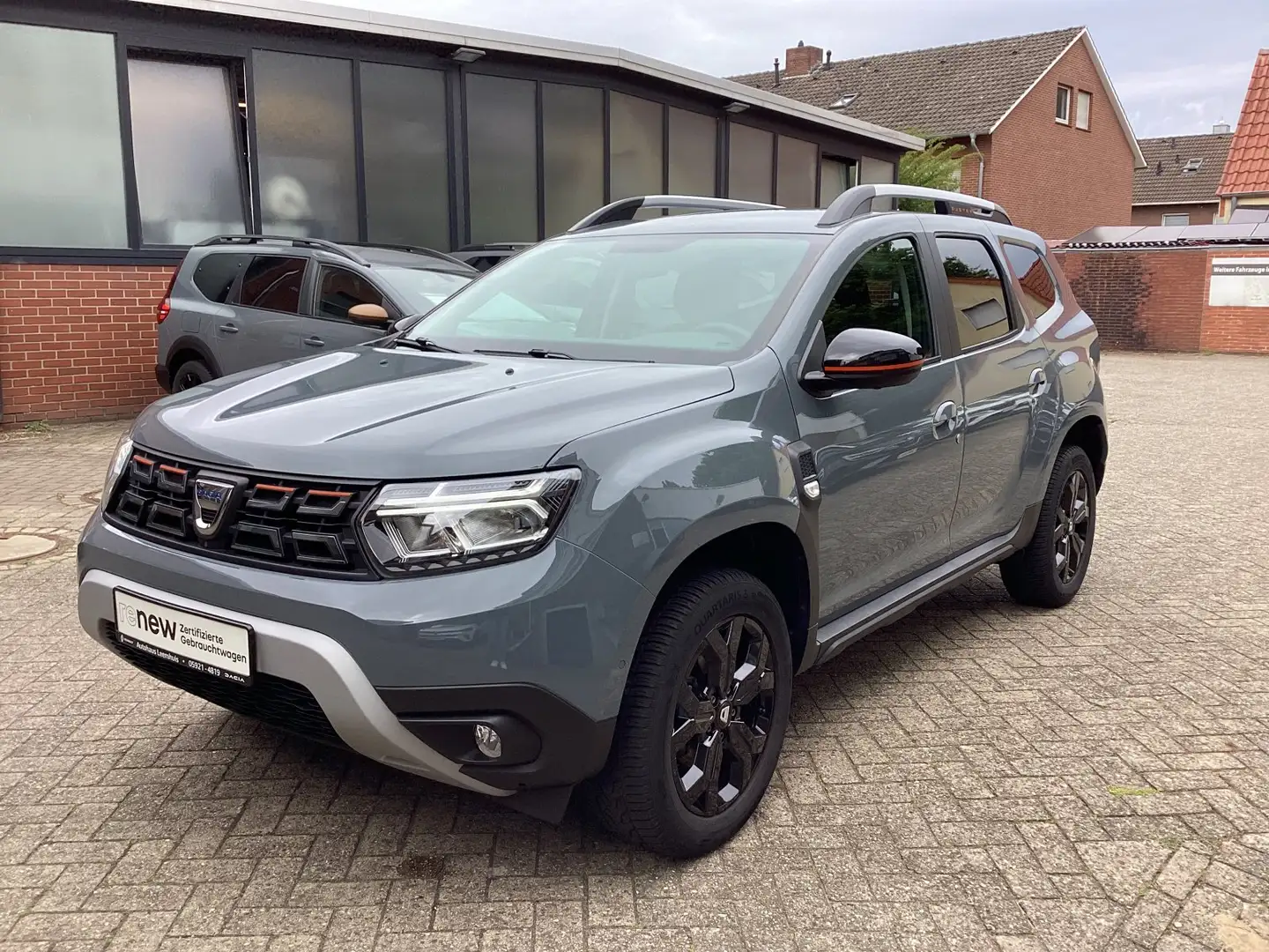 Dacia Duster Sondermodell Extreme 1.3 TCe 130 2WD Grau - 1