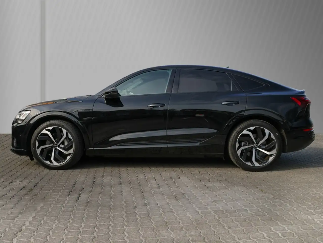 Audi Q8 Sportback e-tron 50 quattro advanced S line 3