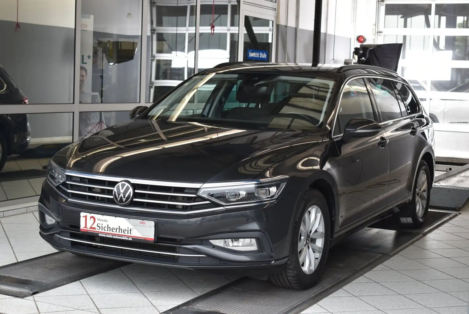 Volkswagen Passat Variant 2.0TDI Business DSG*Matrix-LED Grau - 1