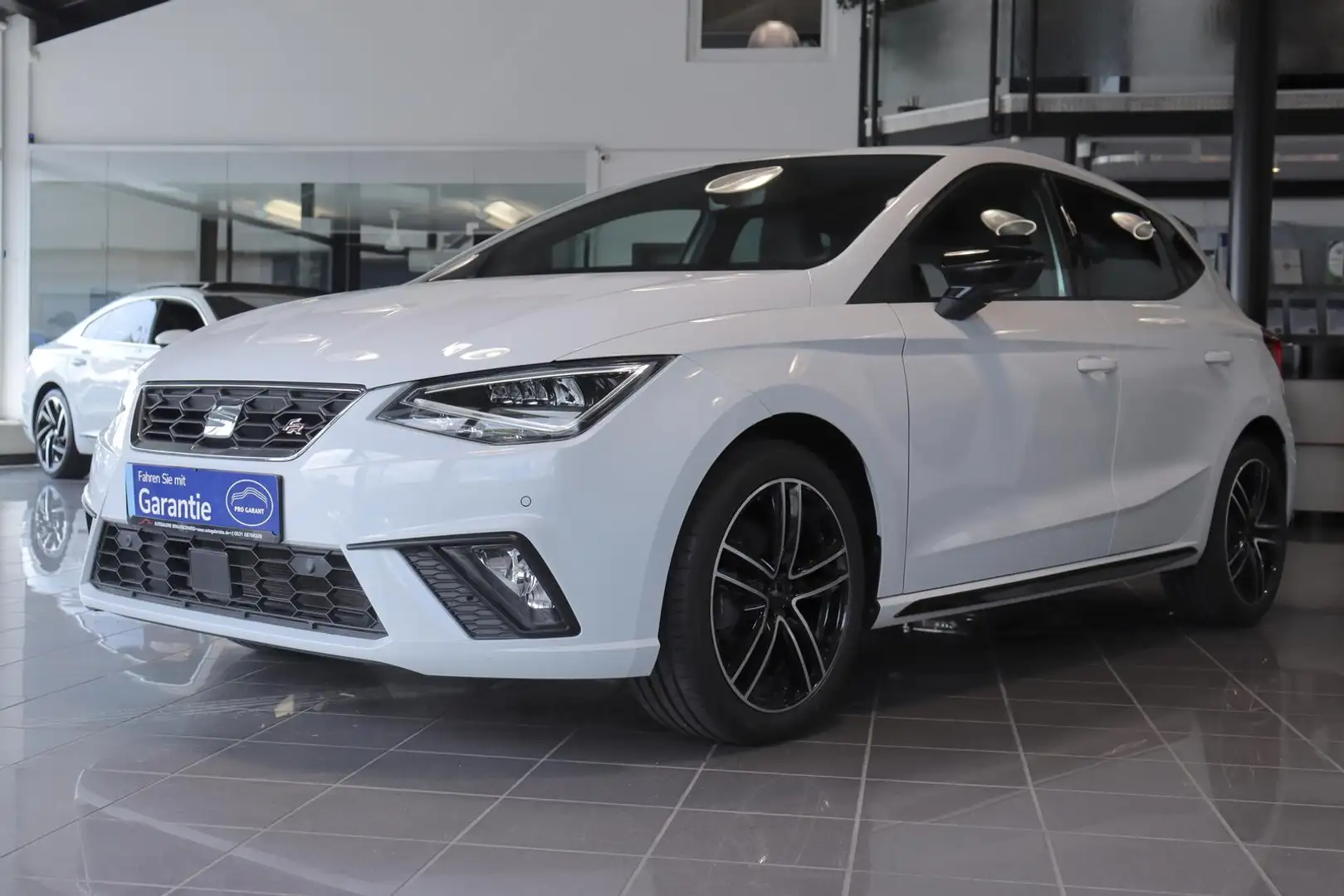 SEAT Ibiza 1.0 Black Edit. FR-LINE *VIRTUAL*NAVI*CAM* Weiß - 2