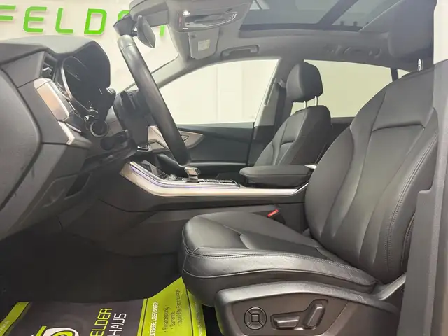 Audi Q8 view 10