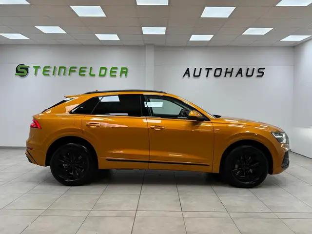 Audi Q8 view 4