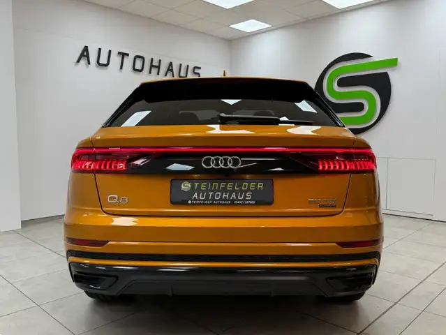 Audi Q8 view 6